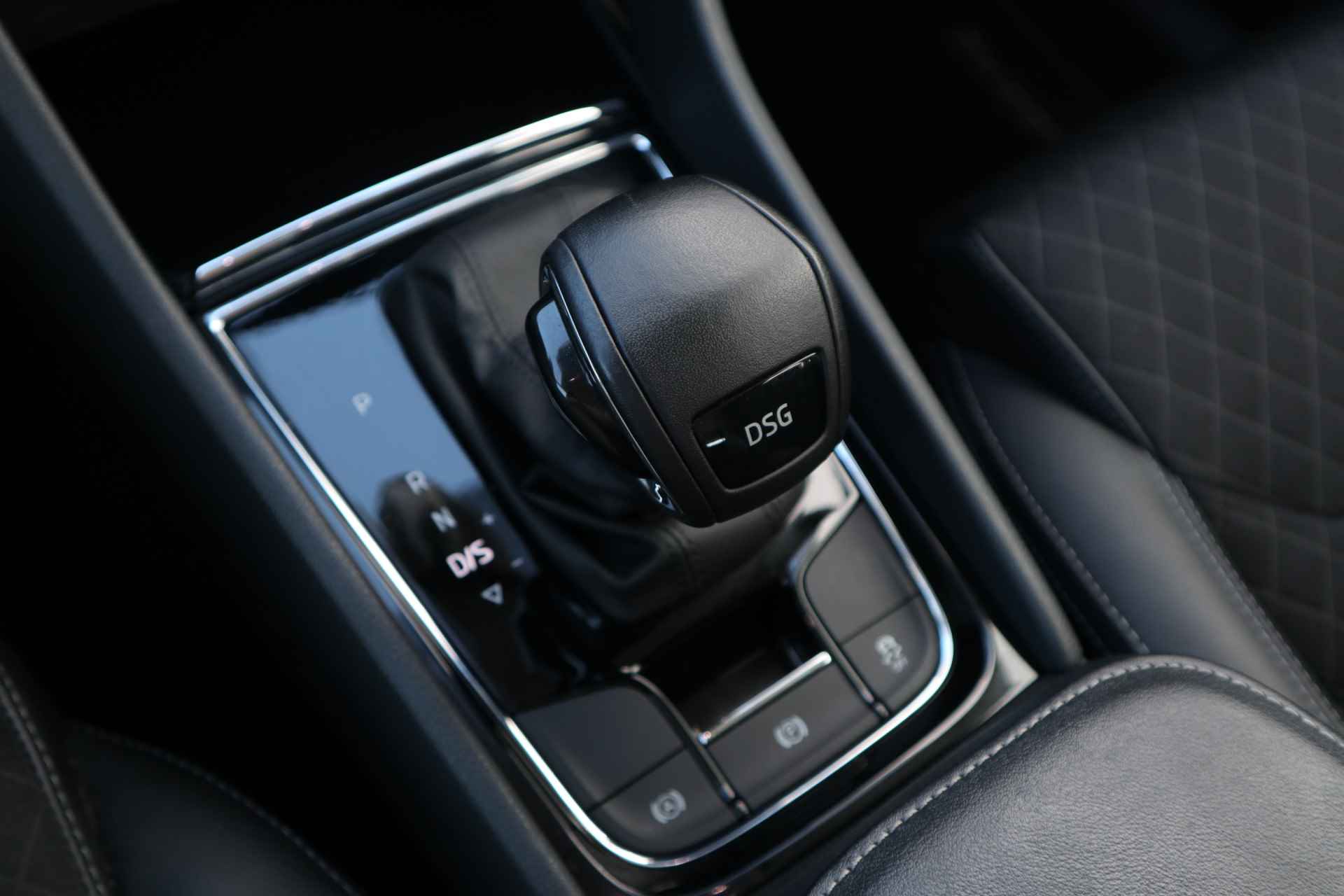 Škoda Kodiaq 1.5 TSI Business Edition NL AUTO | CARPLAY | HALF LEDER | CAMERA | STOELVERW | - 21/37
