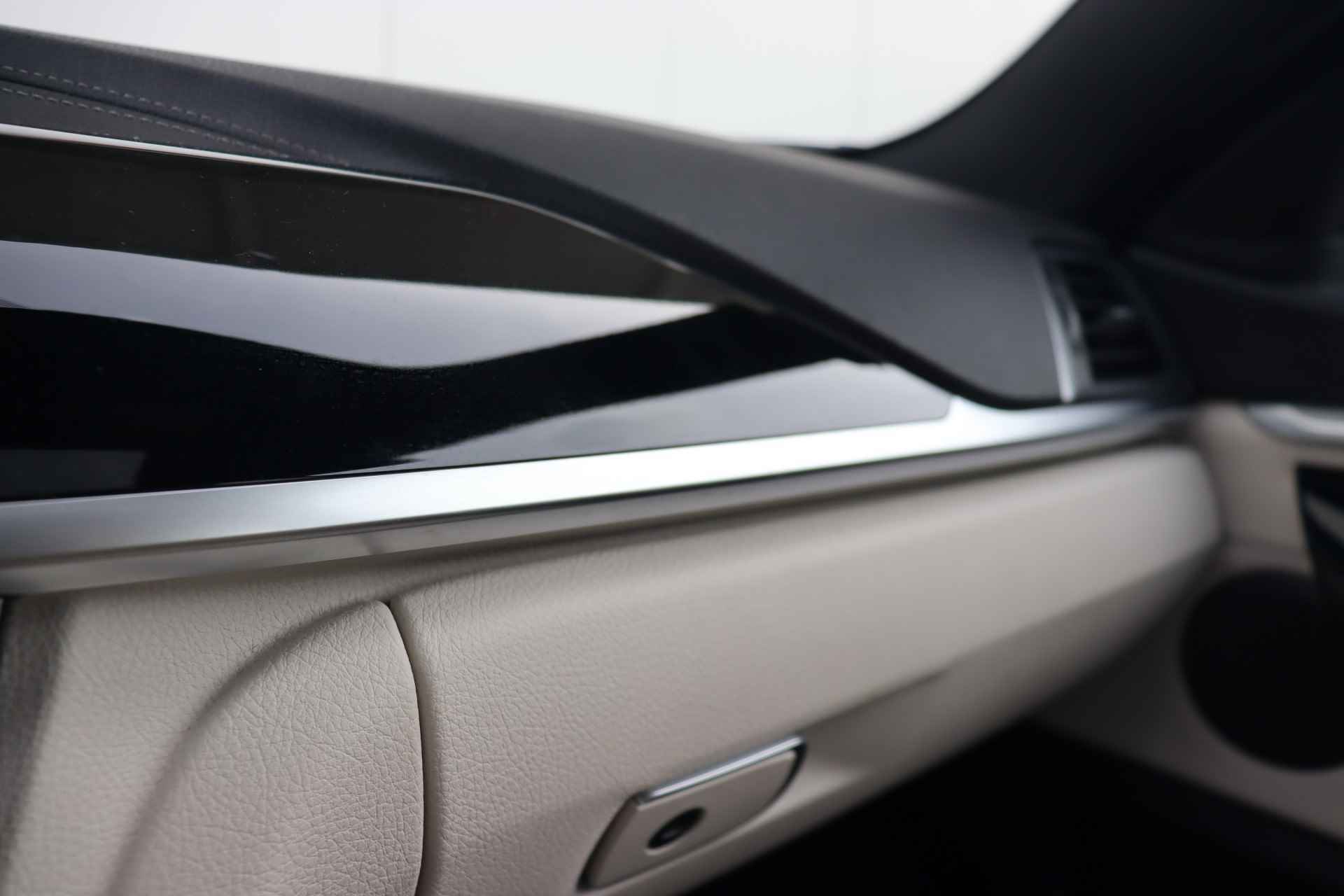 BMW 4 Serie Gran Coupé 420i High Executive Luxury Line Head Up Display / Schuif-kanteldak / Comfort Acces /  HiFi Luidsprekersysteem - 31/33