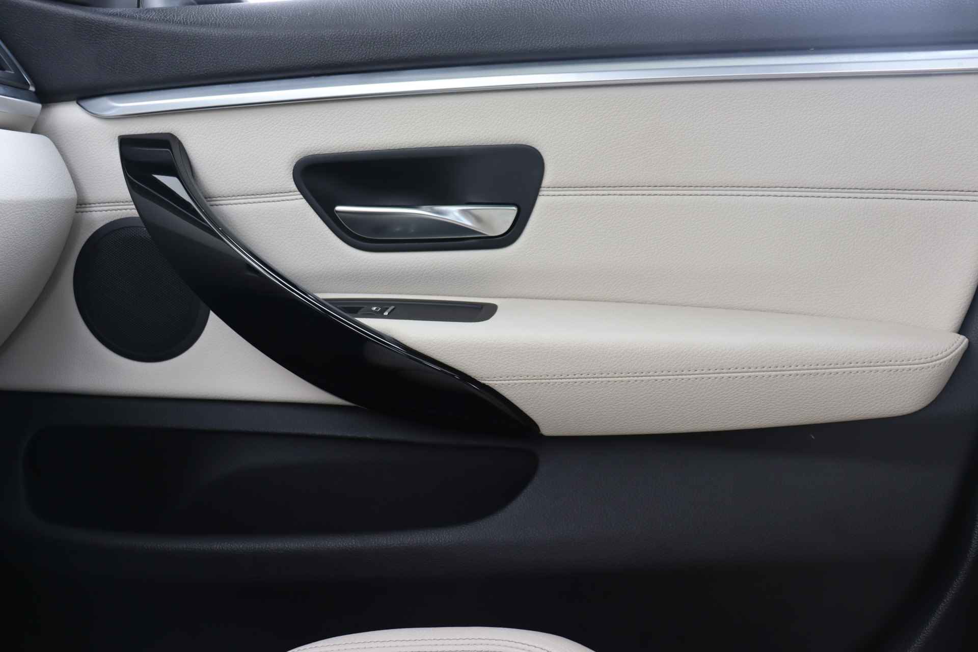 BMW 4 Serie Gran Coupé 420i High Executive Luxury Line Head Up Display / Schuif-kanteldak / Comfort Acces /  HiFi Luidsprekersysteem - 32/33