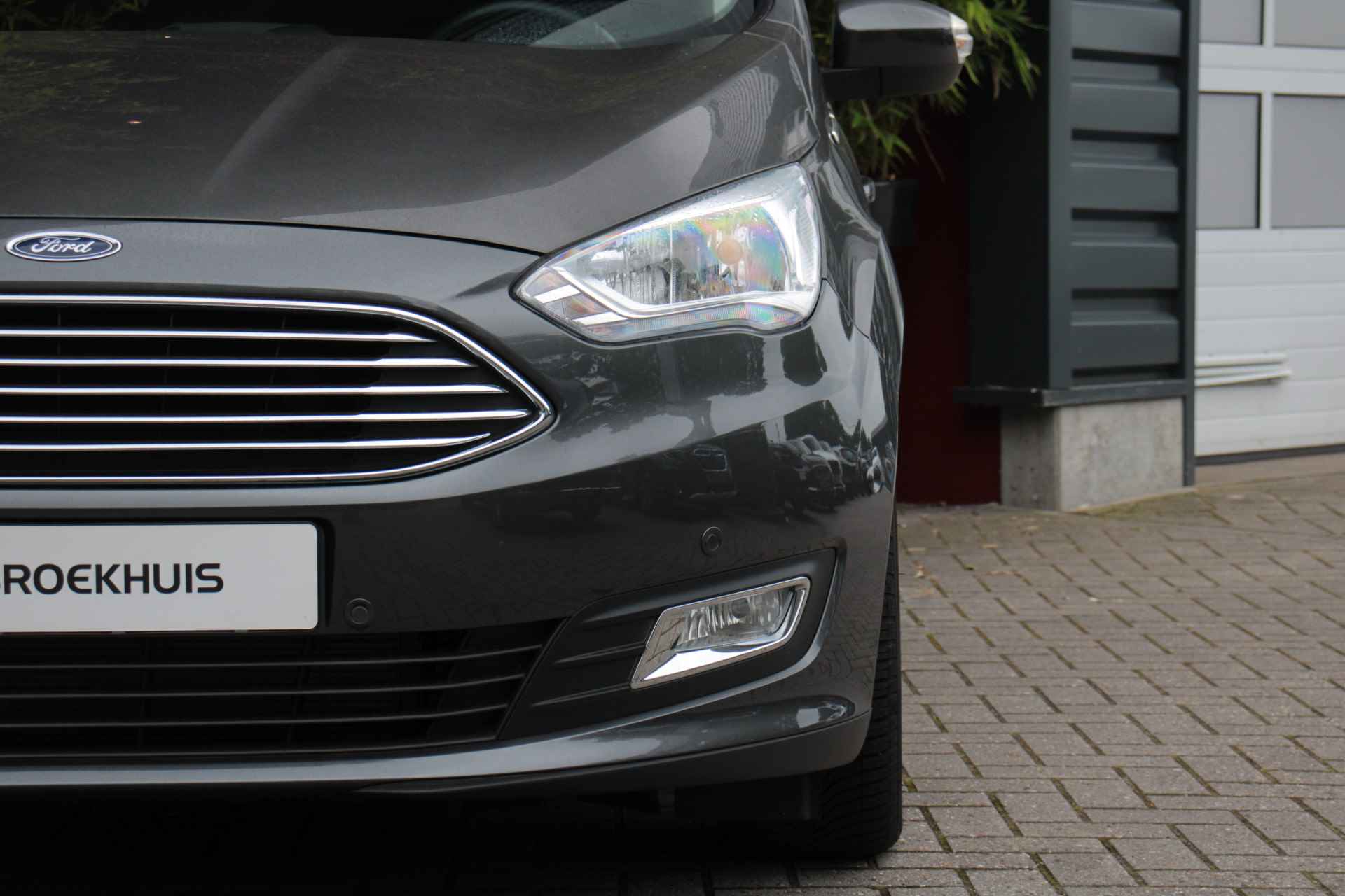 Ford C-MAX 1.5 150pk Titanium Automaat | Stuur- en stoelverwarming | Trekhaak | Navigatie | Parkeersensoren V+A |UNIEK| Uitneembare Passagiersstoelen - 22/23