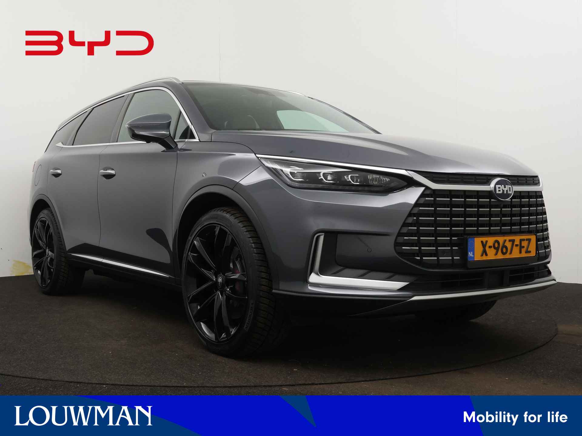 BYD TANG AWD Executive 86 kWh | Winter & zomerbanden | Dodehoekdetector | Schuifdak | Stuur- en stoelverwarming |