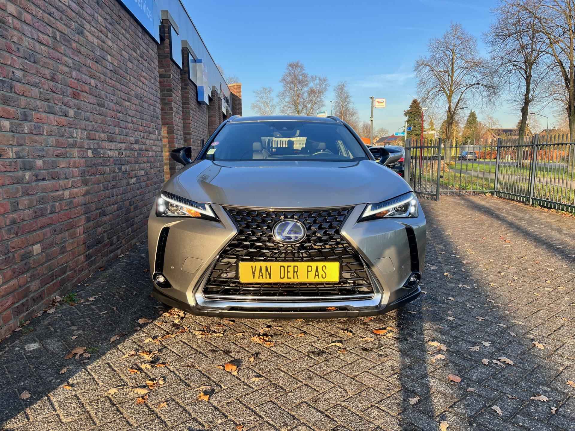 Lexus UX 250 h Led | Apple Carplay | Camera - 3/30