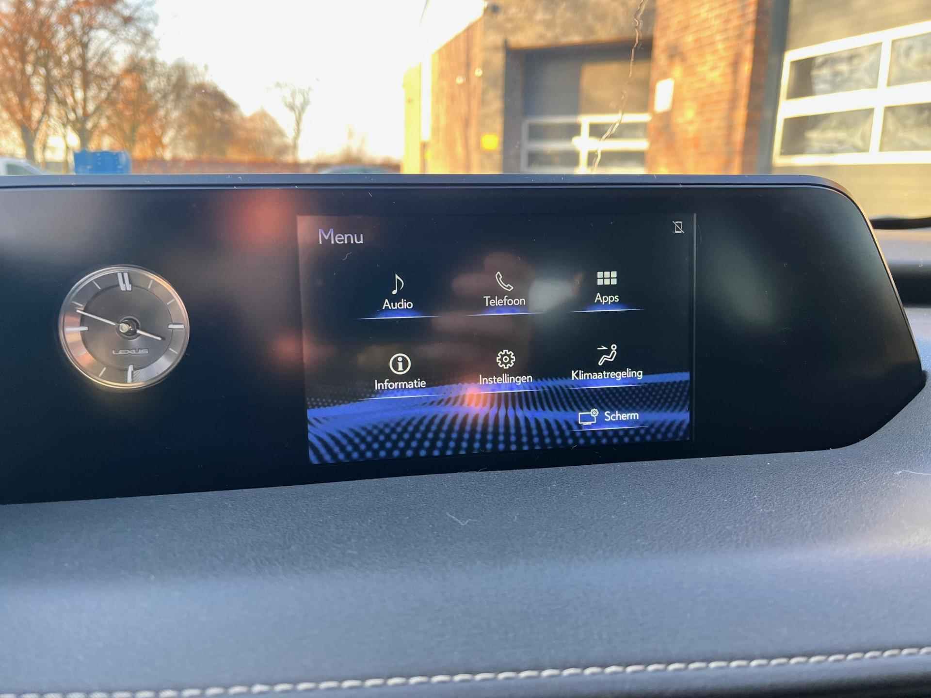 Lexus UX 250 h Led | Apple Carplay | Camera - 17/30