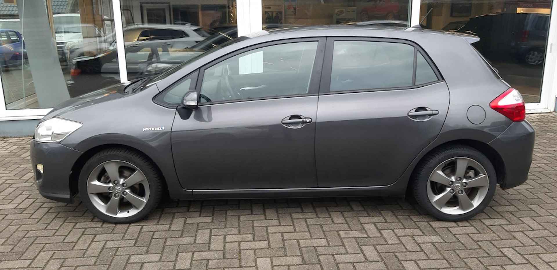 Toyota Auris 1.8 Full Hybrid Dynamic Business - 4/16