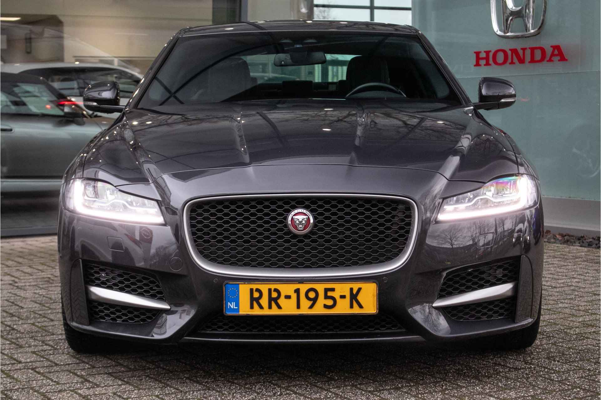 Jaguar XF 2.0-D Portfolio R-Sport Automaat -All in rijklaarprijs  | Trekhaak | Navi/camera | Lederen int. - 12/48