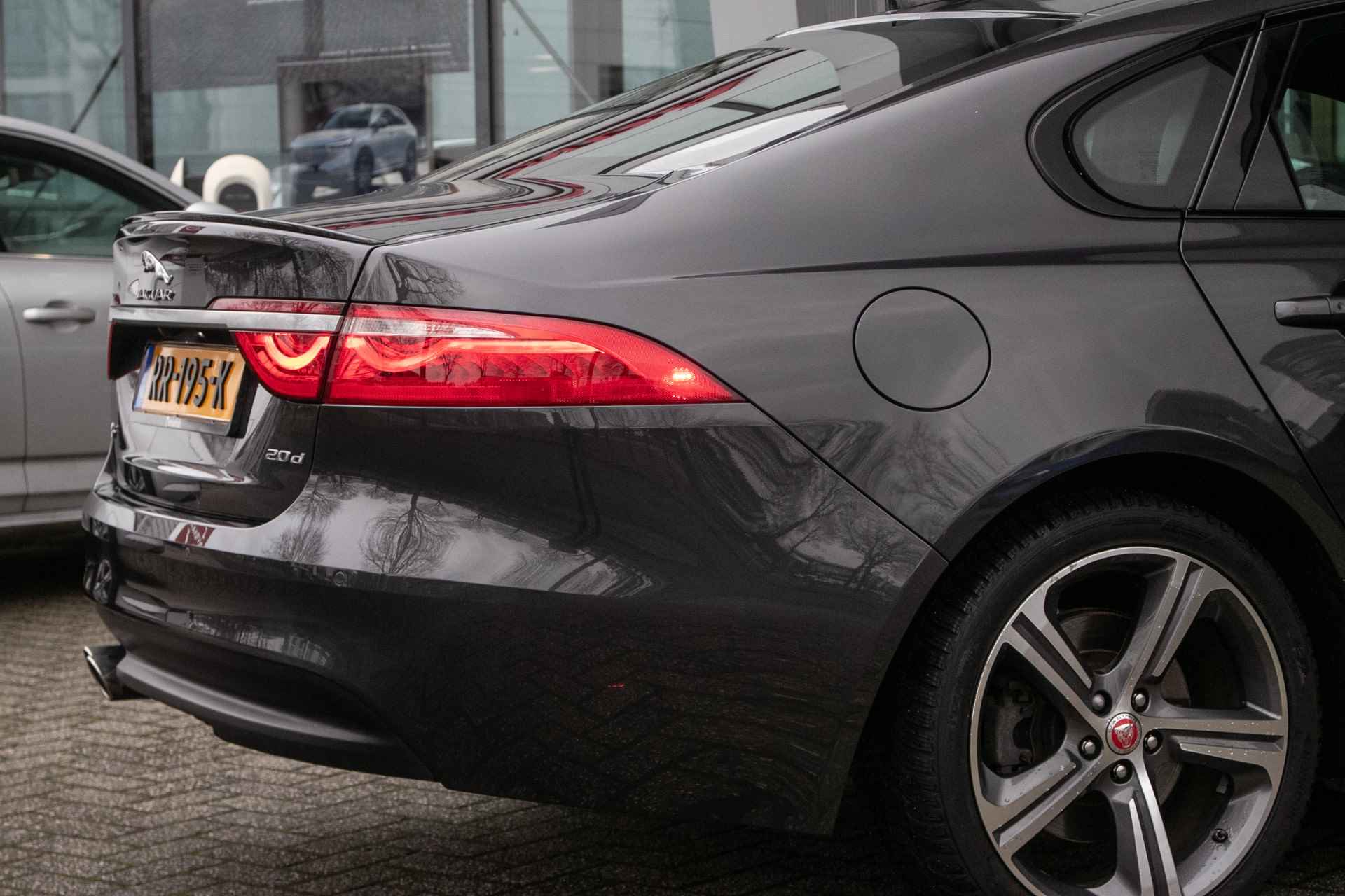 Jaguar XF 2.0-D Portfolio R-Sport Automaat -All in rijklaarprijs  | Trekhaak | Navi/camera | Lederen int. - 37/48