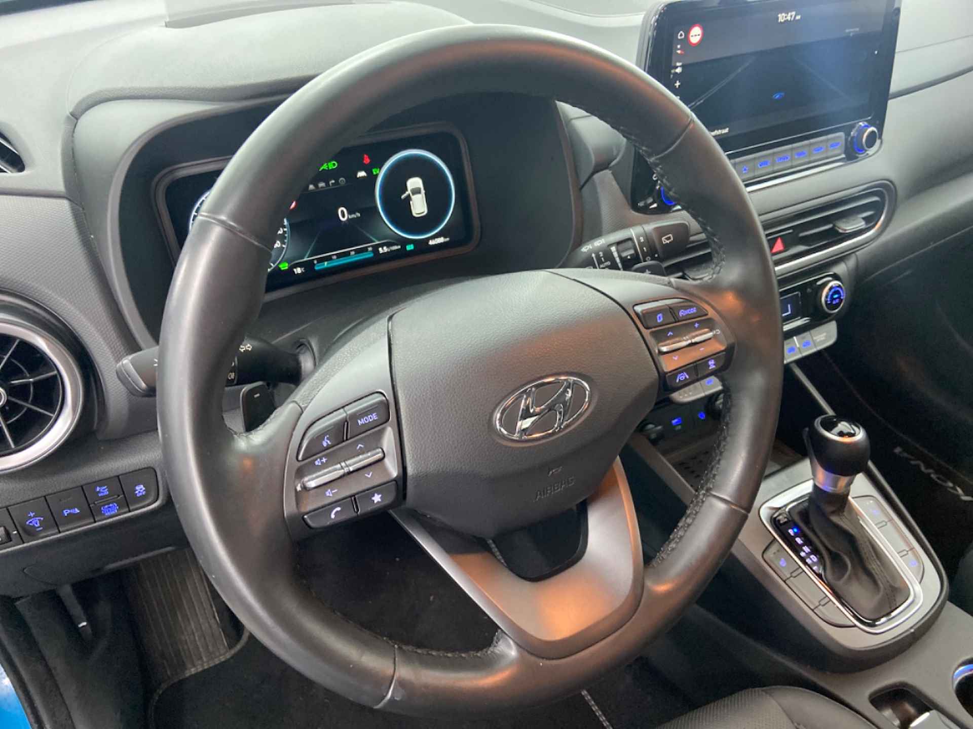 Hyundai KONA 1.6 GDI HEV Premium 140pk Automaat | Leder | HeadUp-Display | Stoelverwarming | Elektr. Stoelen | Achteruitrijcamera | - 3/10