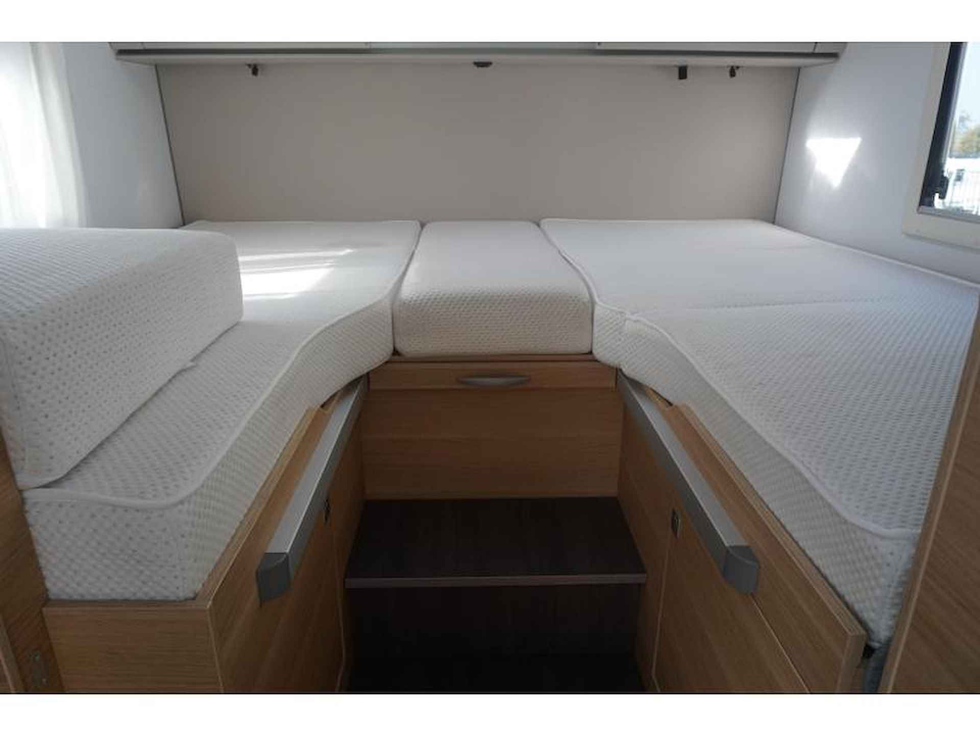 Adria Matrix 600 SL hefbed/vlakke vloer - 12/20