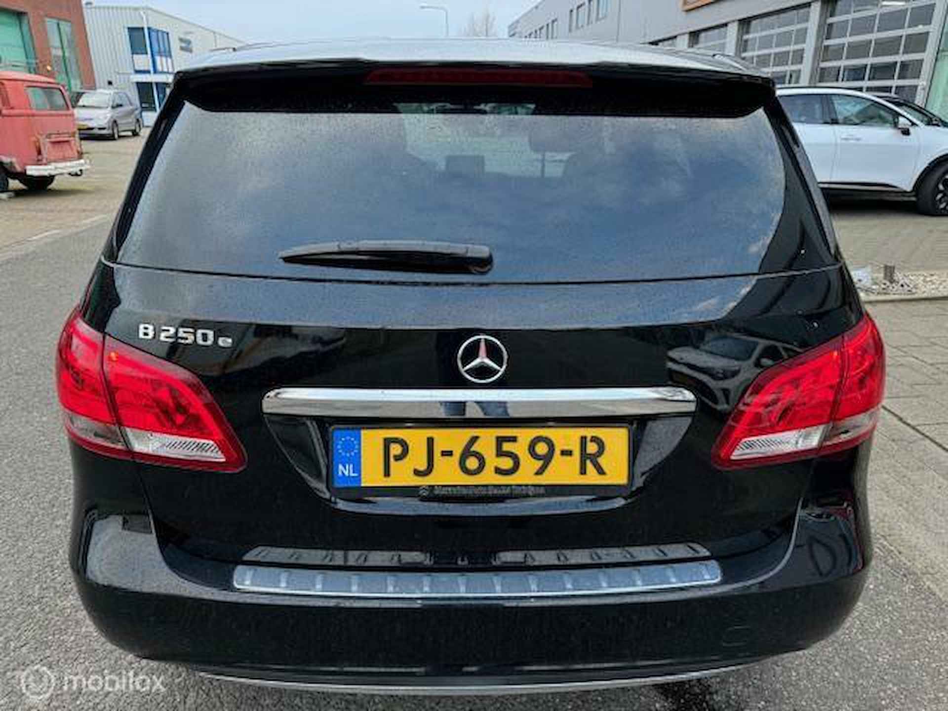 Mercedes B-klasse 250 e Business Solution Automaat , Hoge instap , circa 220km bereik , Navigatie , Camera achter , Parkeerhulp Voor & Achter , Hoge instap , - 16/29