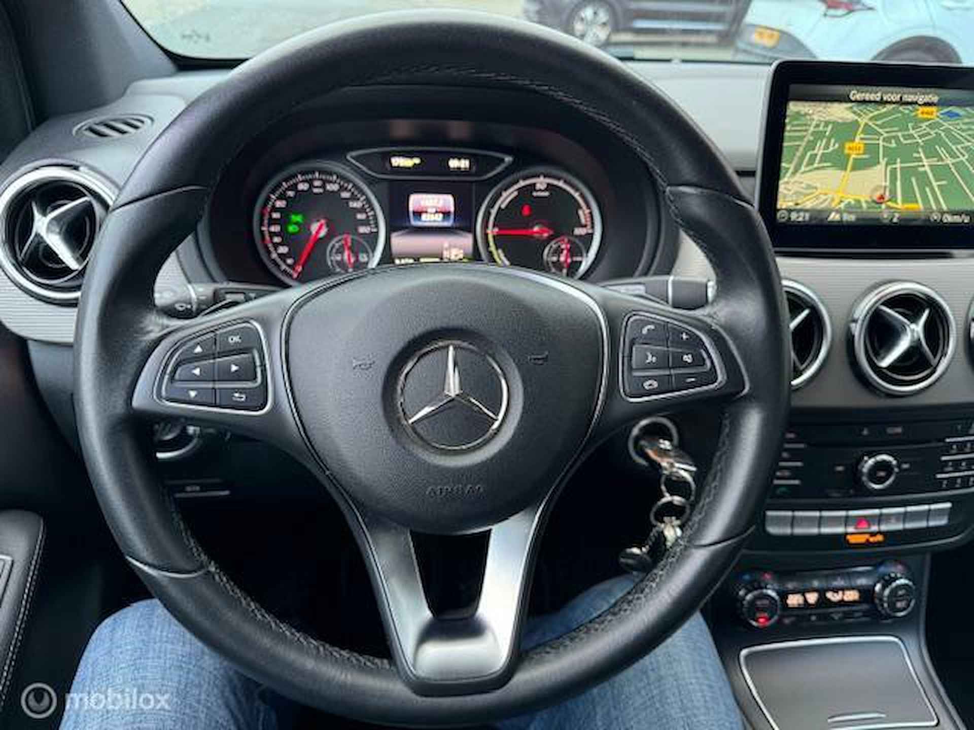 Mercedes B-klasse 250 e Business Solution Automaat , Hoge instap , circa 220km bereik , Navigatie , Camera achter , Parkeerhulp Voor & Achter , Hoge instap , - 23/29