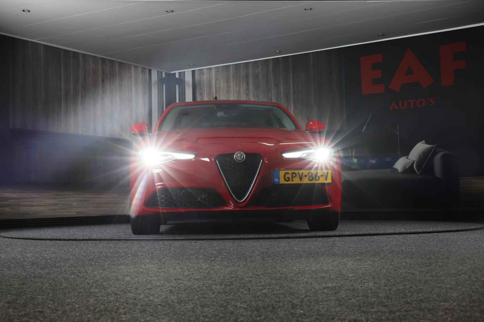 Alfa Romeo GIULIA 2.0T Super / FACELIFT / Aut / Memory / Cruise Control / Lane Assist / Navigatie / Camera / Isofix / Led / Pdc - 30/45