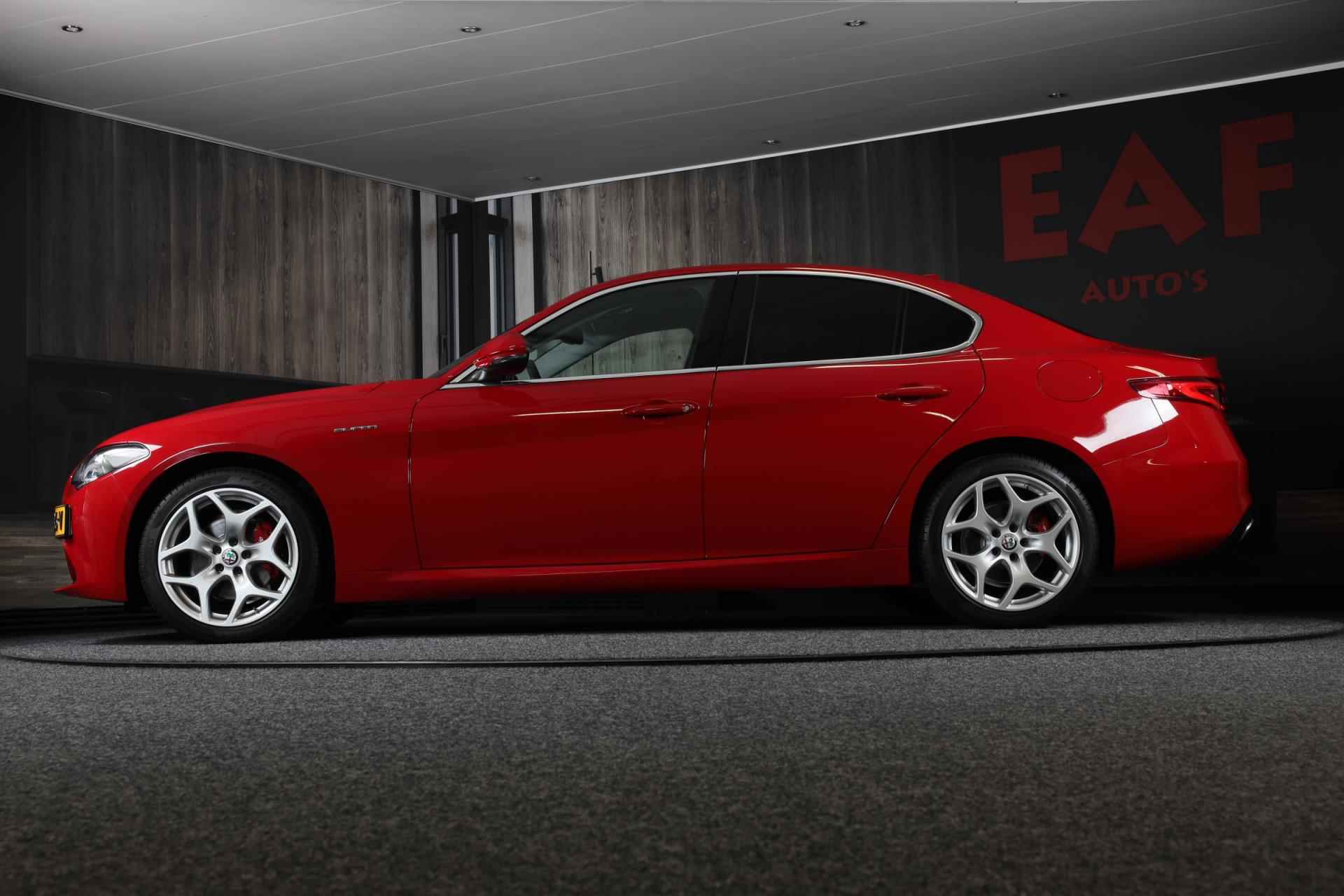 Alfa Romeo GIULIA 2.0T Super / FACELIFT / Aut / Memory / Cruise Control / Lane Assist / Navigatie / Camera / Isofix / Led / Pdc - 31/45