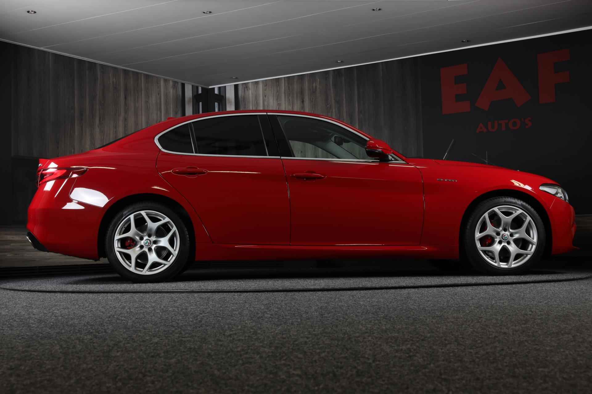 Alfa Romeo GIULIA 2.0T Super / FACELIFT / Aut / Memory / Cruise Control / Lane Assist / Navigatie / Camera / Isofix / Led / Pdc - 33/45