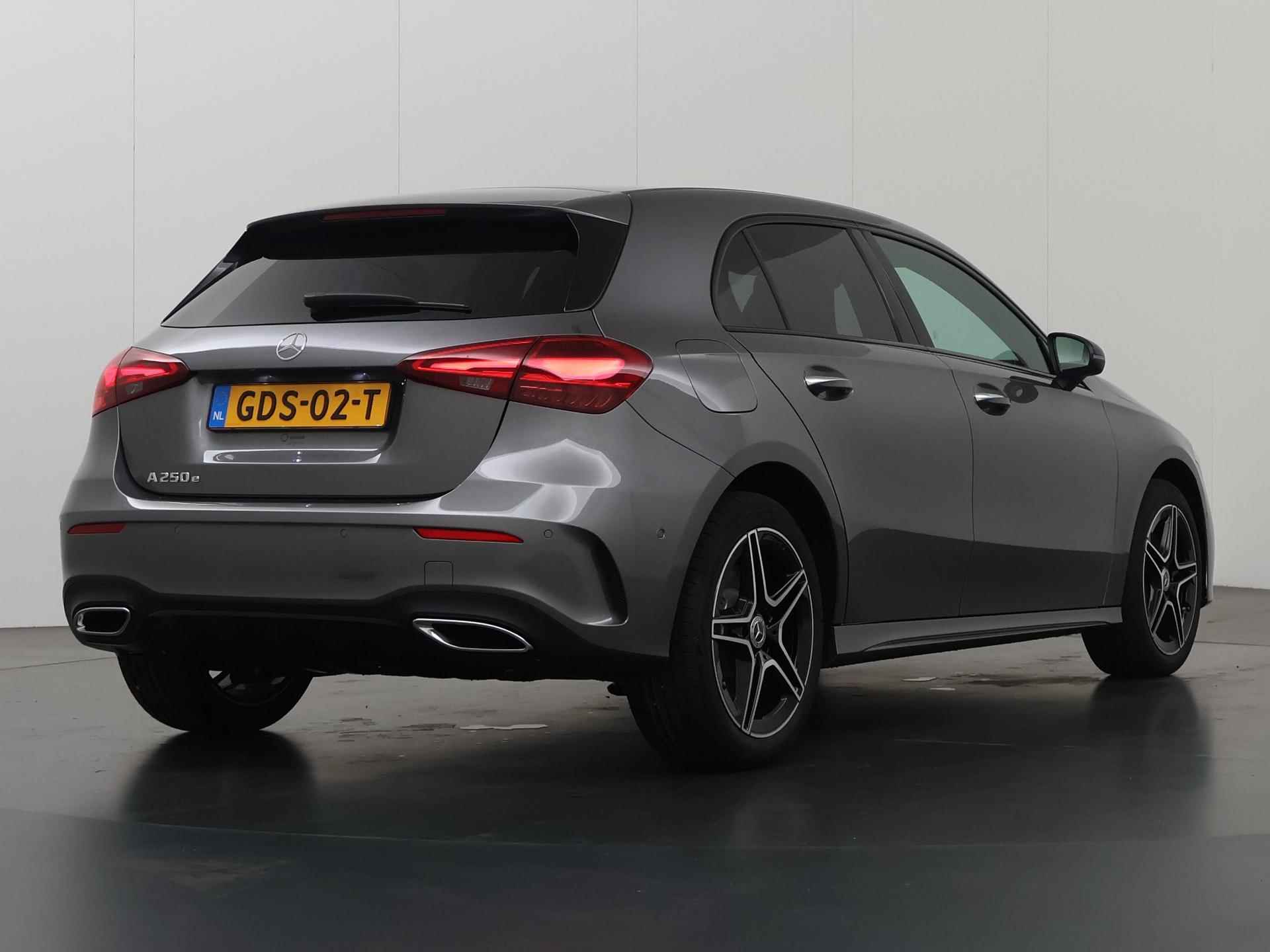 Mercedes-Benz A-klasse 250 e Star Edition AMG Line | Nightpakket | Sfeerverlichting | Apple carplay | Android auto | Parkeercamera | Stoelverwarming | - 3/46