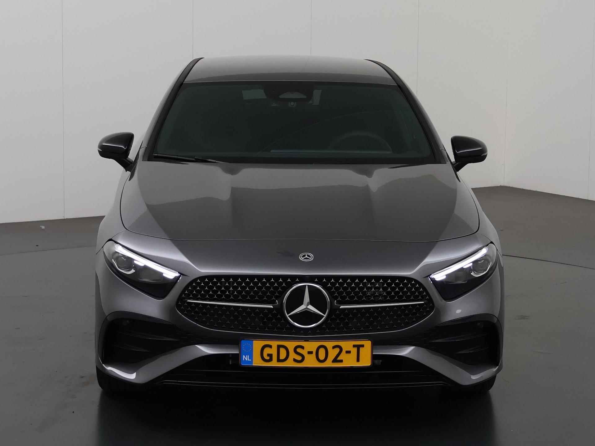 Mercedes-Benz A-klasse 250 e Star Edition AMG Line | Nightpakket | Sfeerverlichting | Apple carplay | Android auto | Parkeercamera | Stoelverwarming | - 4/46