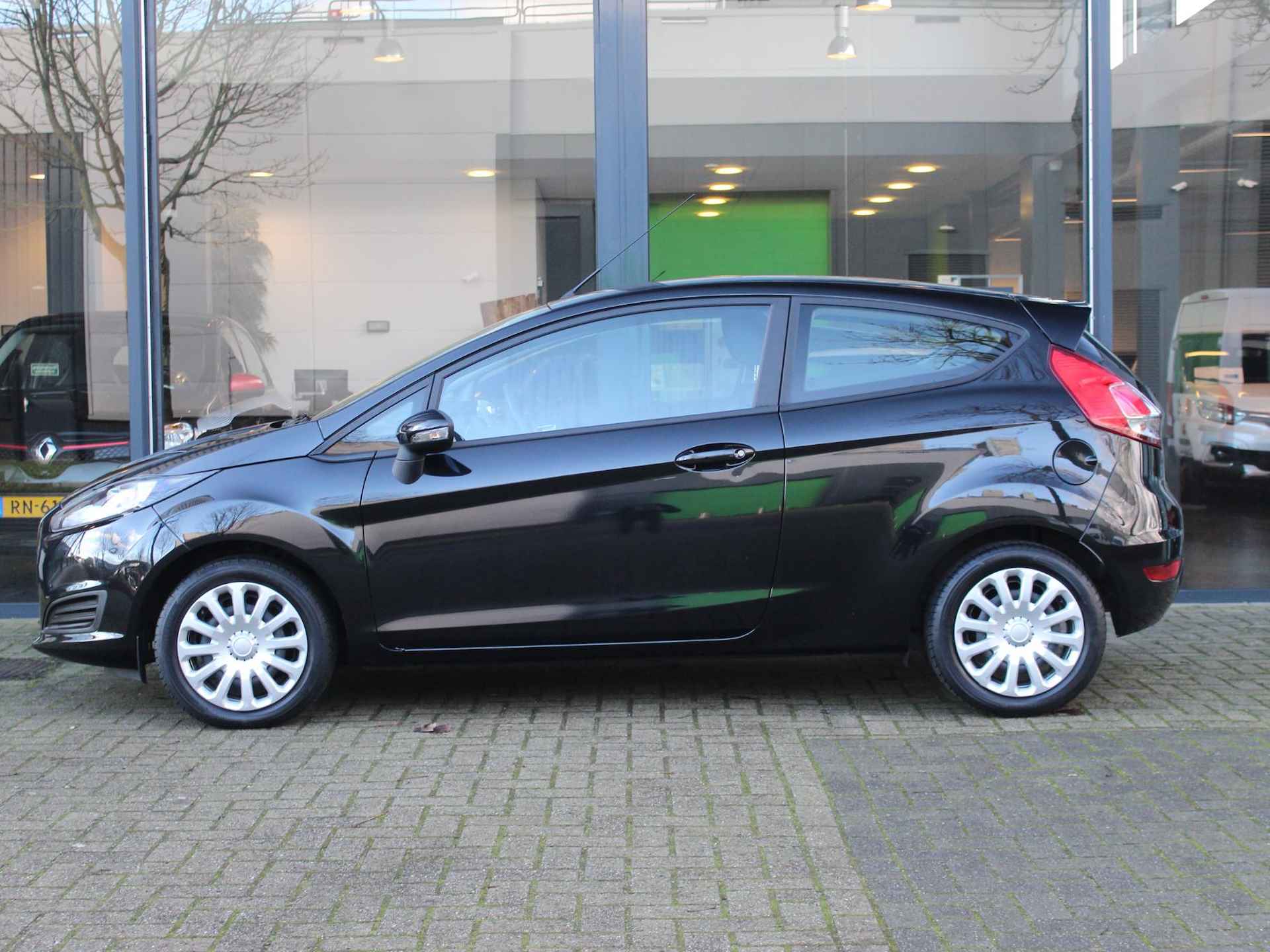 Ford Fiesta 65 Style / NAVI / AIRCO / BLUETOOTH / DEALER ONDERHOUDEN / 15'' - 10/34