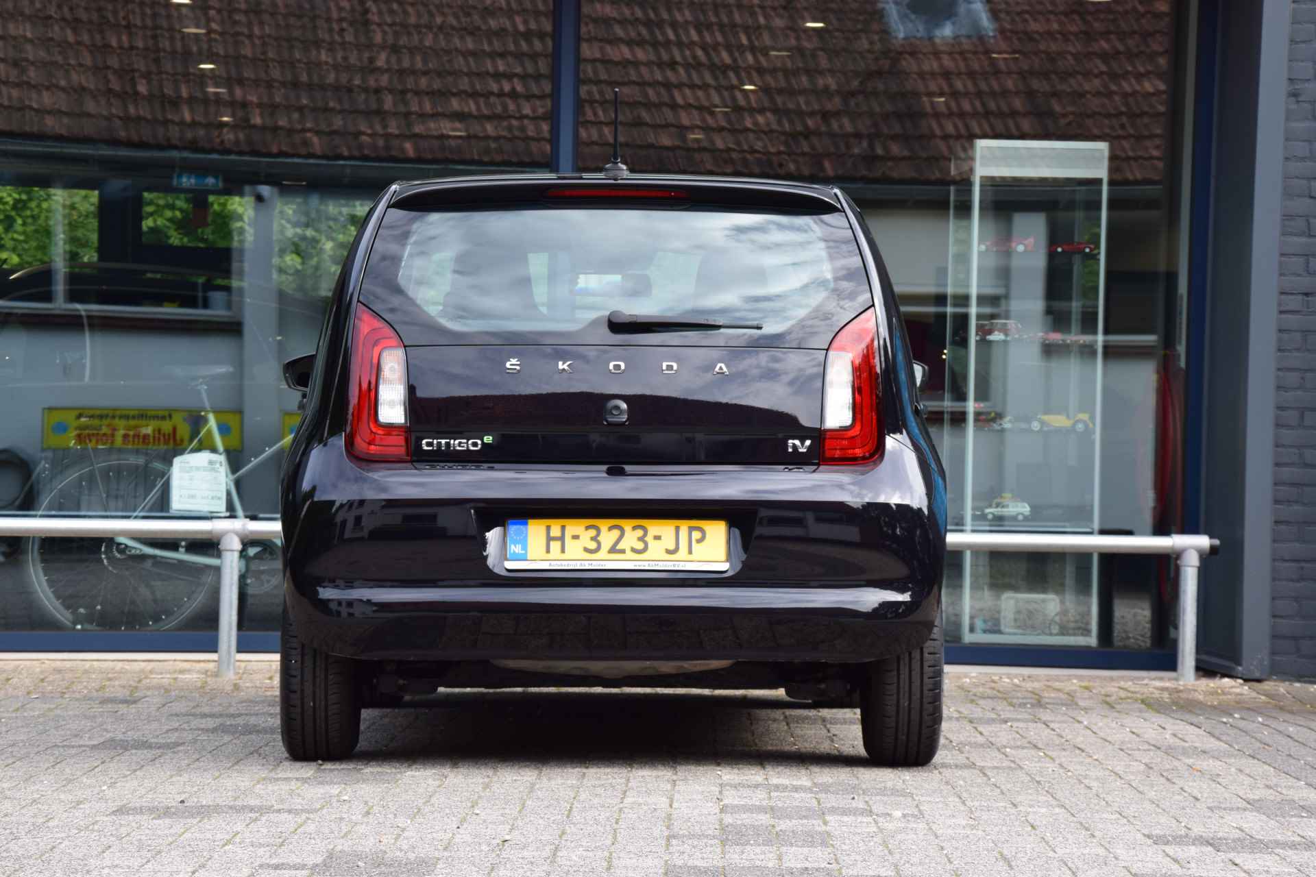 Škoda Citigo e-iV EV Ambition | ex. Subsidie 2000,- | Org. NL | BOVAG Garantie | Volledig Elektrisch | Lage KM stand met NAP | Climate Control | Bluetooth | LED Dagrijverlichting | - 11/30