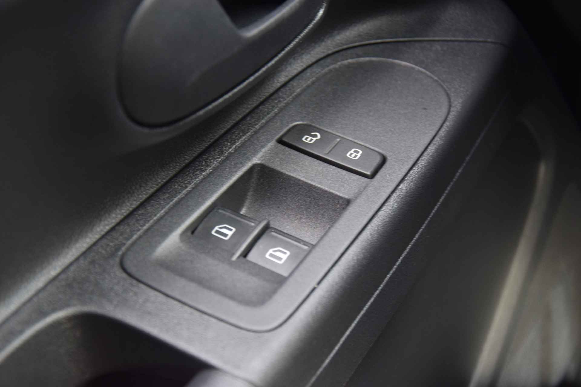 Škoda Citigo e-iV EV Ambition | ex. Subsidie 2000,- | Org. NL | BOVAG Garantie | Volledig Elektrisch | Lage KM stand met NAP | Climate Control | Bluetooth | LED Dagrijverlichting | - 19/30