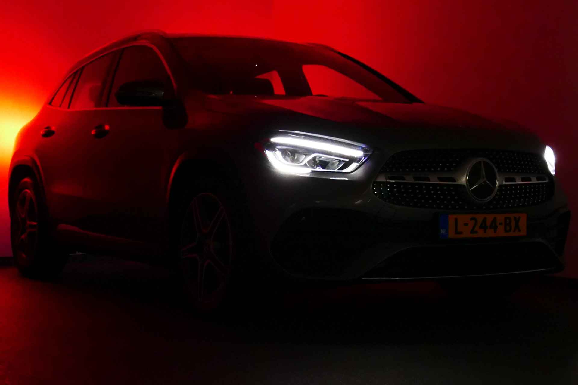 Mercedes-Benz GLA 200 Business Solution AMG. Widescreen, Sfeer Verl, Led Koplampen, 19"LMV, Afn Haak 1800kg - 3/45