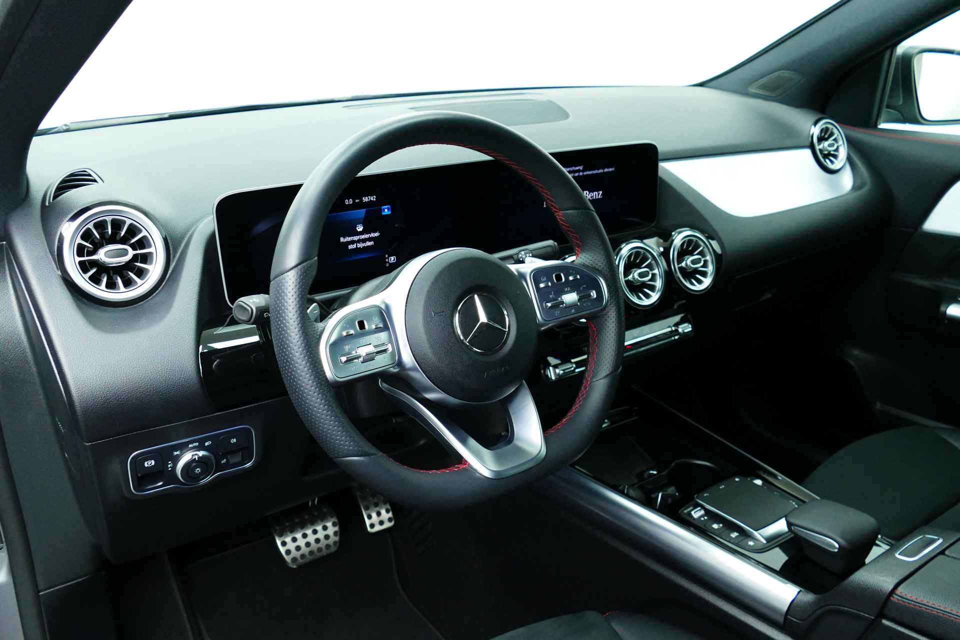 Mercedes-Benz GLA 200 Business Solution AMG. Widescreen, Sfeer Verl, Led Koplampen, 19"LMV, Afn Haak 1800kg - 14/45