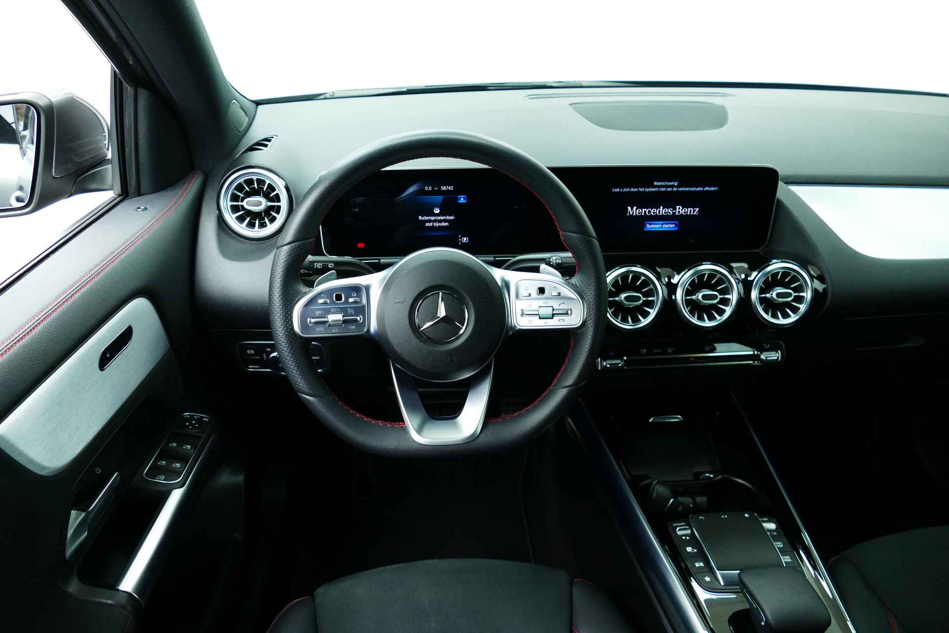 Mercedes-Benz GLA 200 Business Solution AMG. Widescreen, Sfeer Verl, Led Koplampen, 19"LMV, Afn Haak 1800kg - 15/45