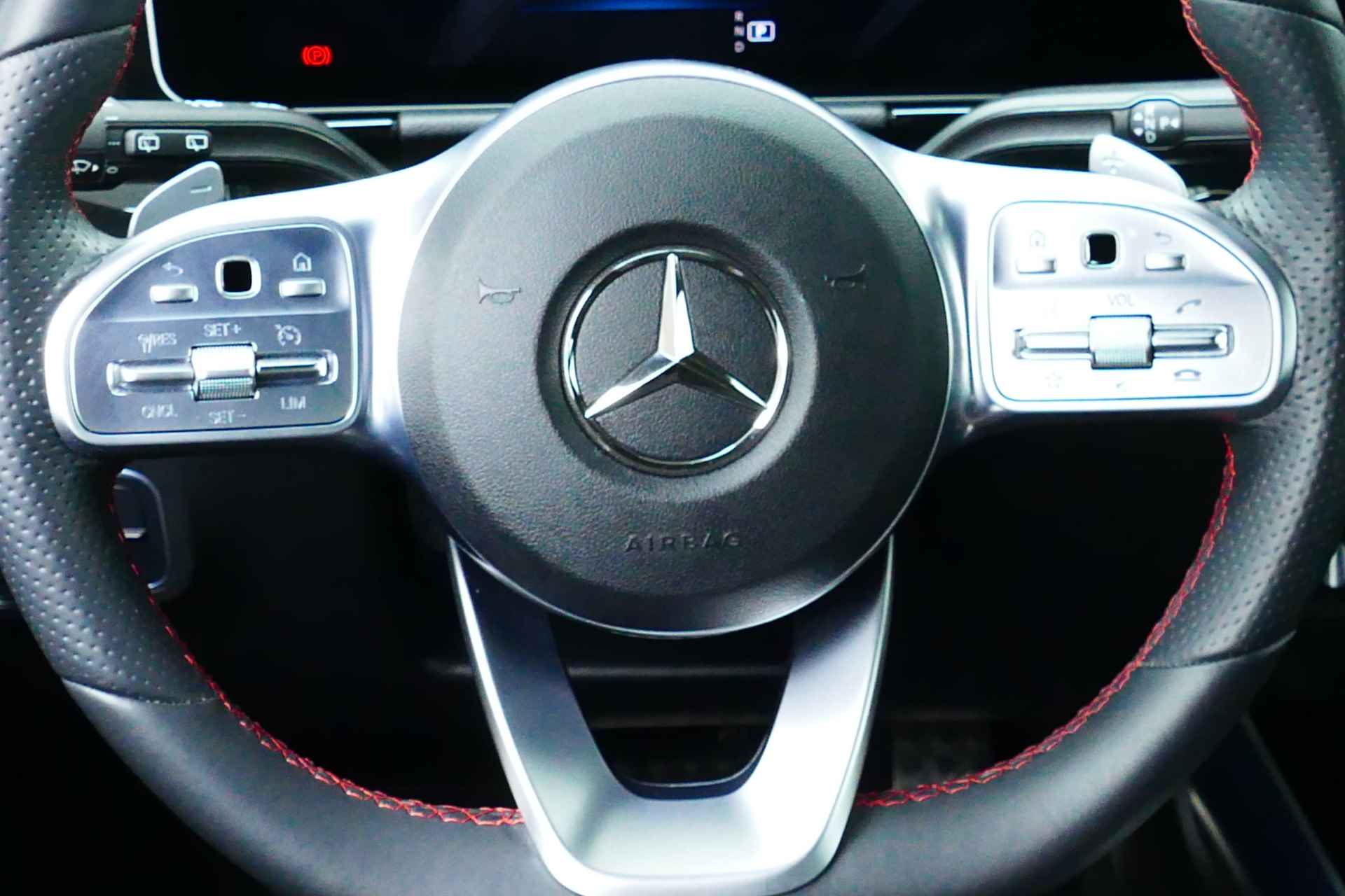 Mercedes-Benz GLA 200 Business Solution AMG. Widescreen, Sfeer Verl, Led Koplampen, 19"LMV, Afn Haak 1800kg - 16/45