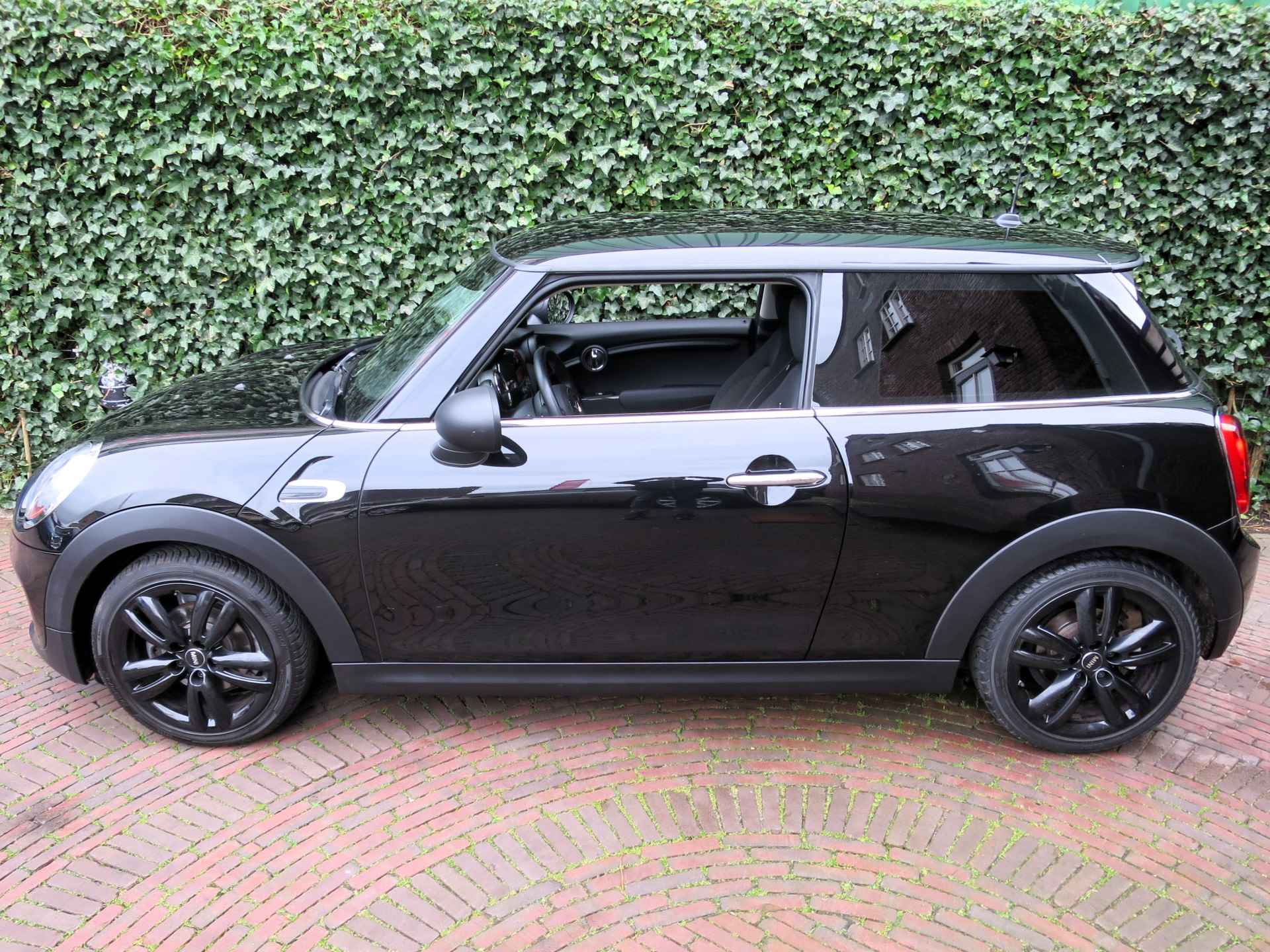 MINI Cooper 1.2 One Pepper F56 met Clima, BT, stoelverw. en 17" - 4/38