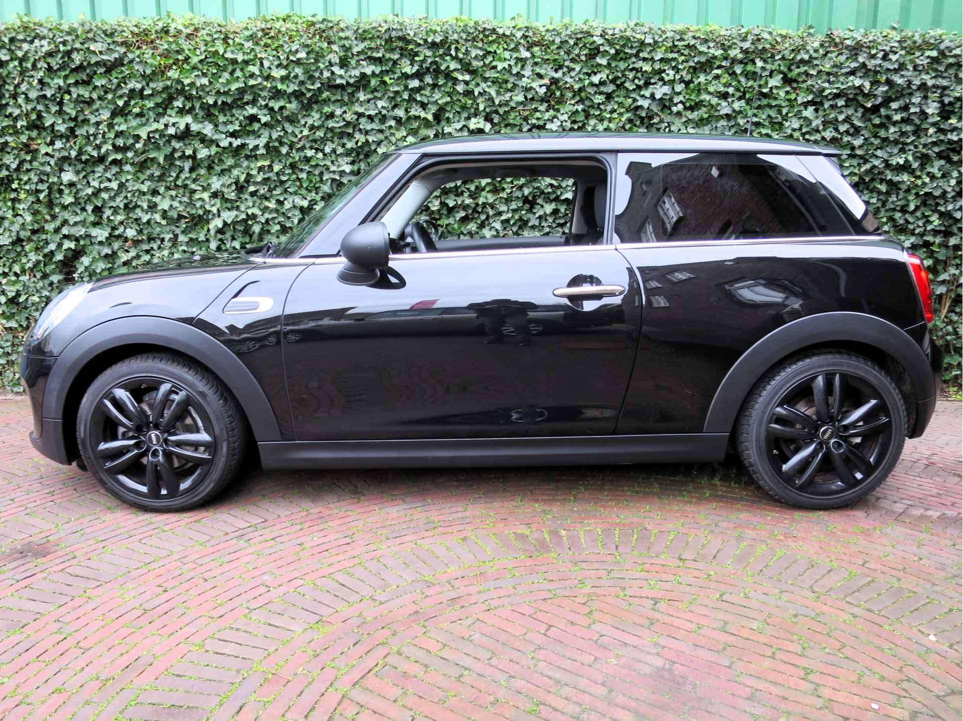 MINI Cooper 1.2 One Pepper F56 met Clima, BT, stoelverw. en 17" - 27/38