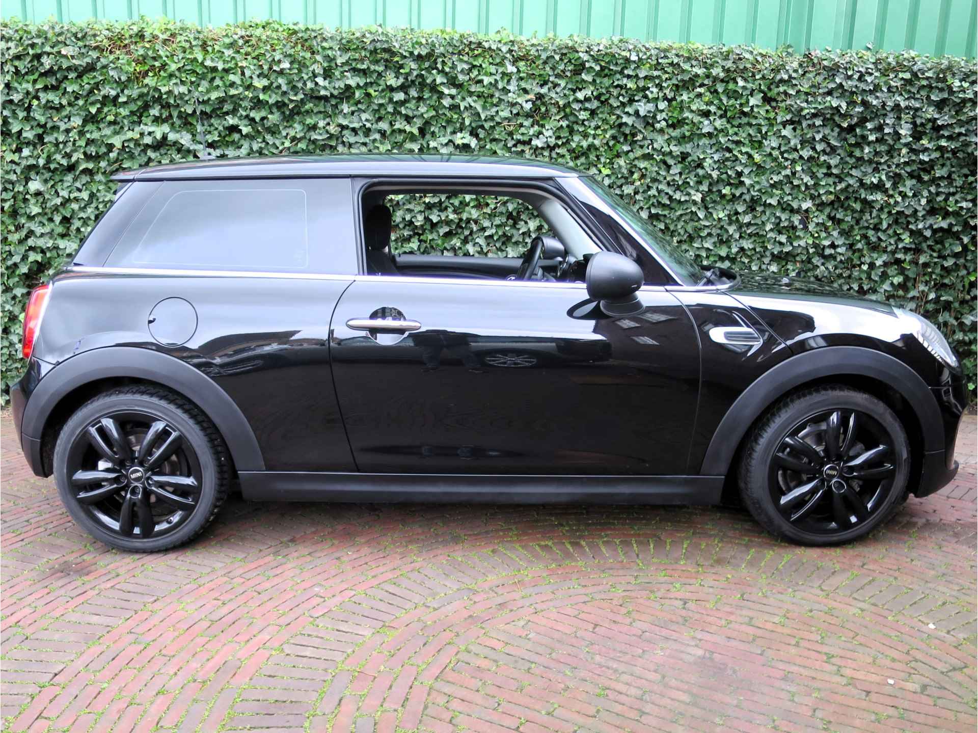 MINI Cooper 1.2 One Pepper F56 met Clima, BT, stoelverw. en 17" - 32/38