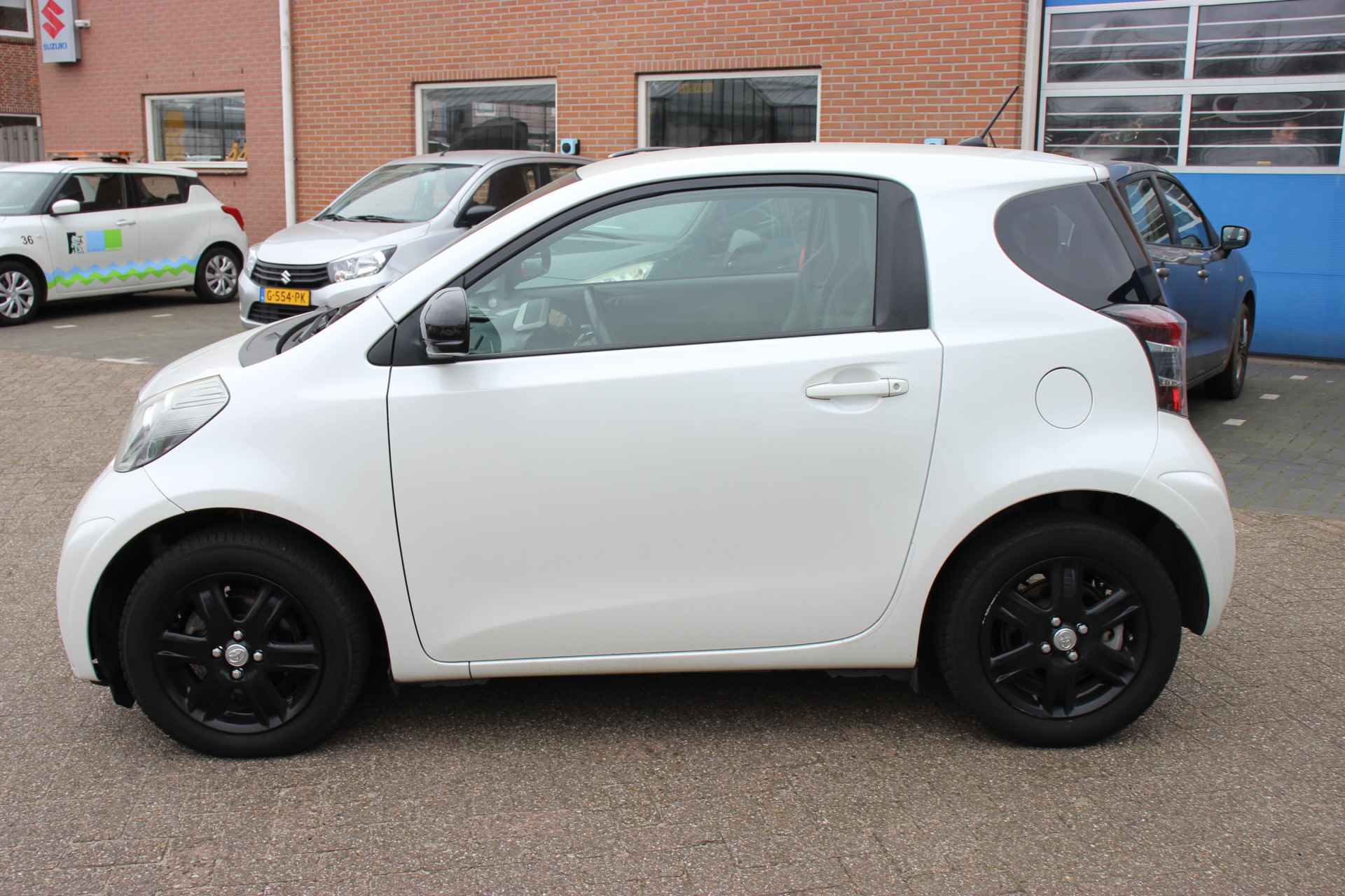 Toyota iQ 1.0 VVTi Aspiration | Automaat | Recaro stoelen | Clima | - 6/25