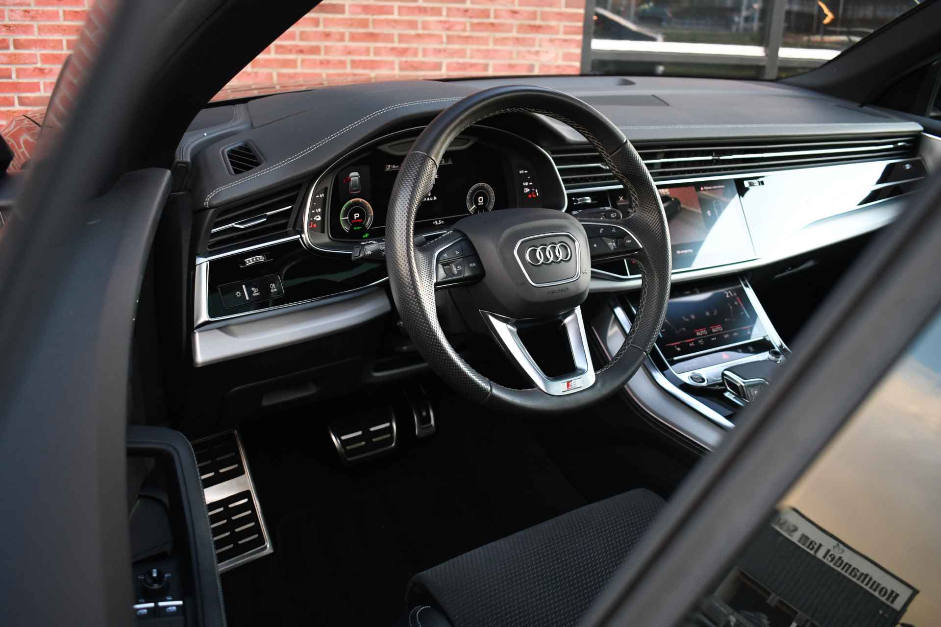 Audi Q8 55 TFSI e quattro S-Line Pano Trekh ACC HUD 360 B&O Nachtz 22inch - 55/93