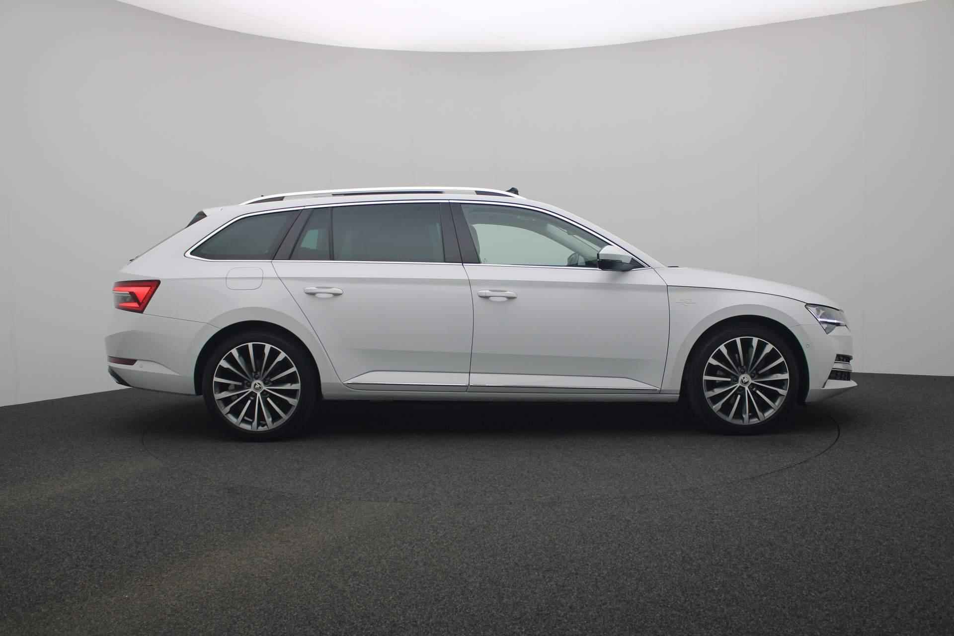 Skoda Superb Combi 1.4 TSI 218PK DSG iV Laurin & Klement | Pano | Leder | Matrix LED | Geheugenstoelen | Navi Columbus | CANTON | Adaptief onderstel | Stuur/stoel/achterbankverwarming | Camera | ACC | Keyless - 24/51