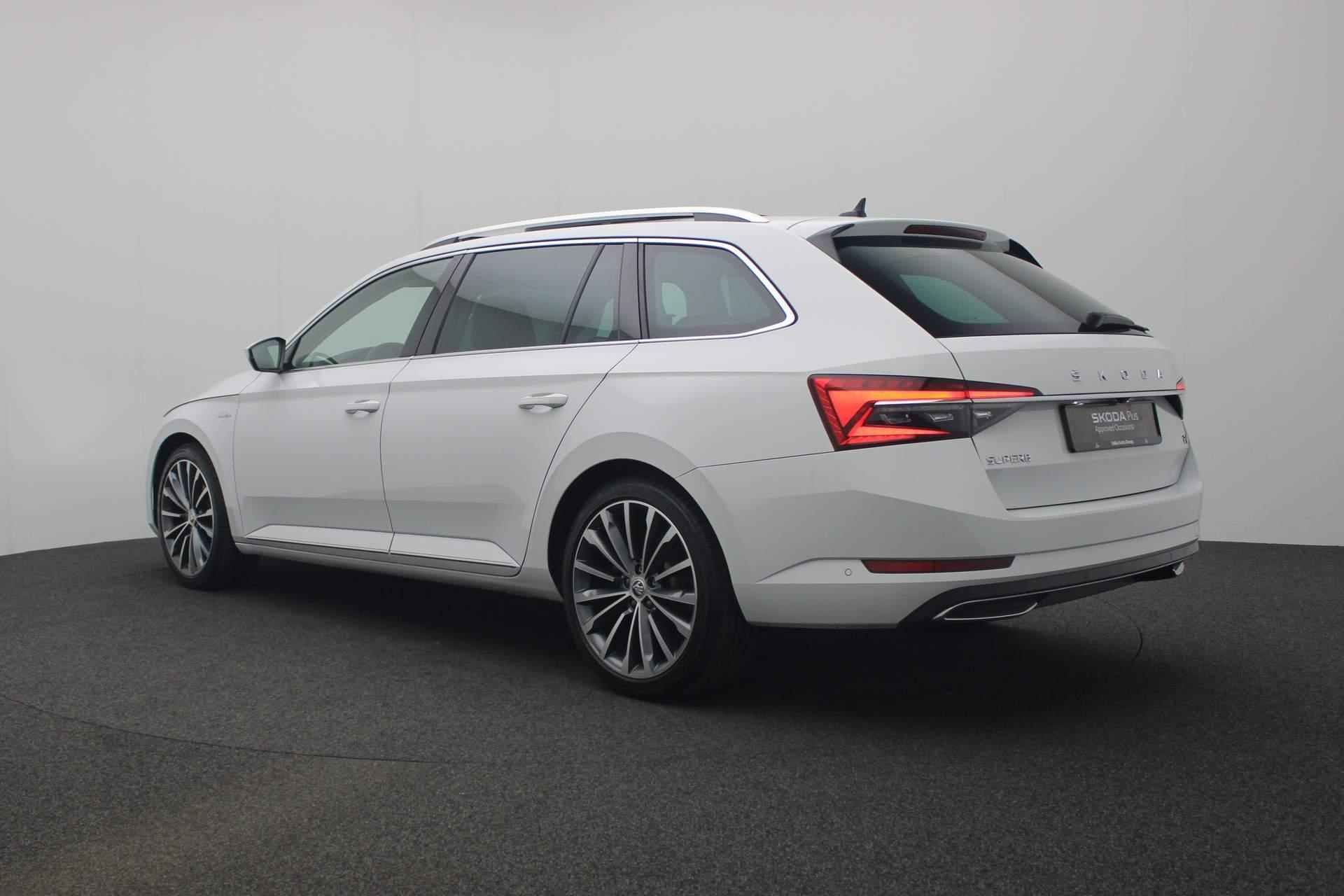 Skoda Superb Combi 1.4 TSI 218PK DSG iV Laurin & Klement | Pano | Leder | Matrix LED | Geheugenstoelen | Navi Columbus | CANTON | Adaptief onderstel | Stuur/stoel/achterbankverwarming | Camera | ACC | Keyless - 42/51