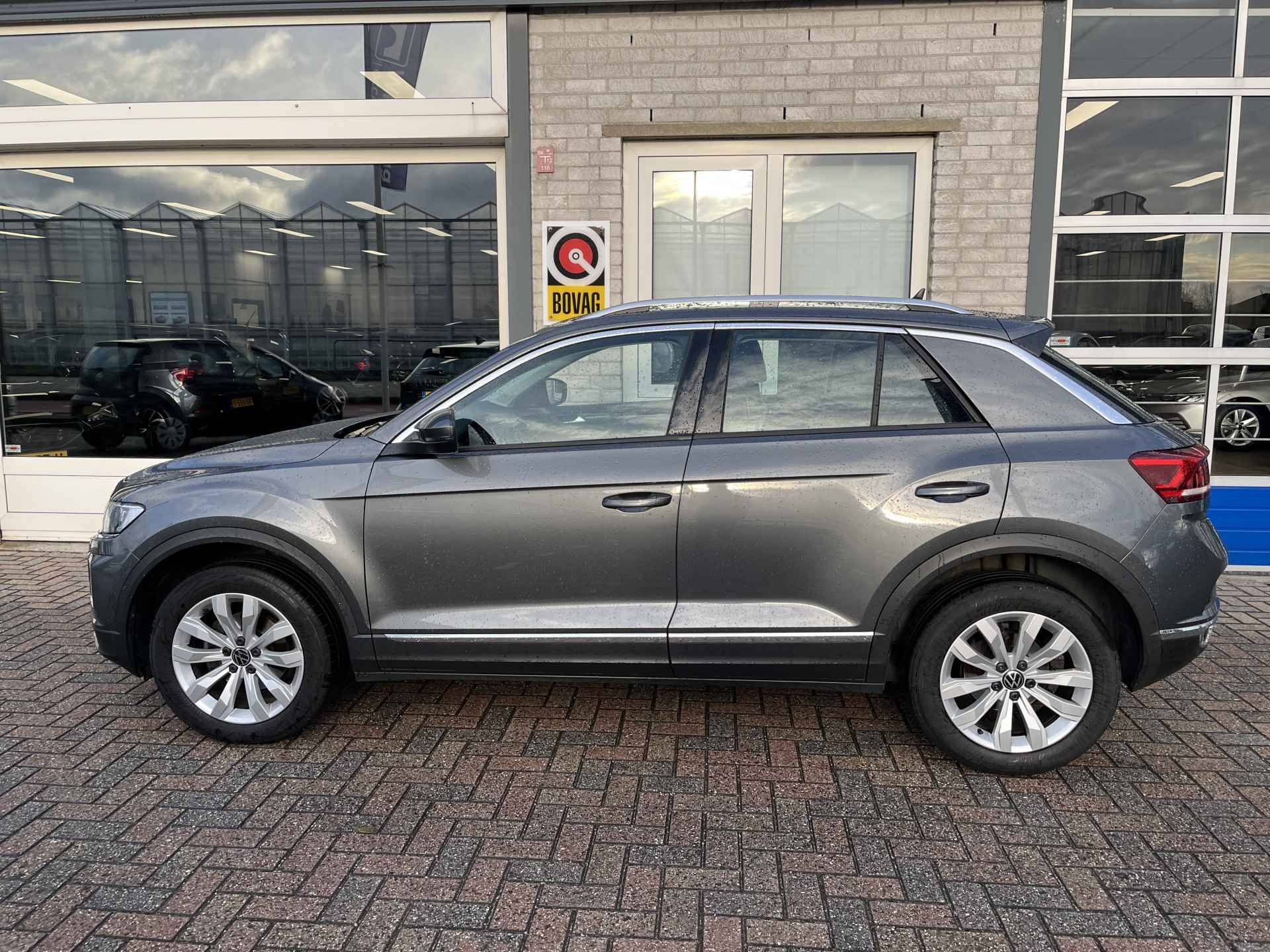 Volkswagen T-Roc 1.5 TSI Sport / AUTOMAAT/ PARK. SENSOREN/ KEYLESS/ DIGITAL DASHBOARD/ ADAPT. CRUISE/ APP CONNECT/ NAVI/ CLIMA/ DAB/ - 2/27