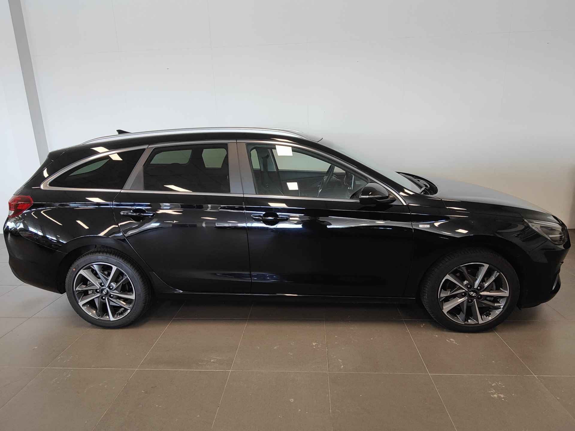 Hyundai i30 Wagon 1.5 T-GDi MHEV Premium | 160 PK - 7/31