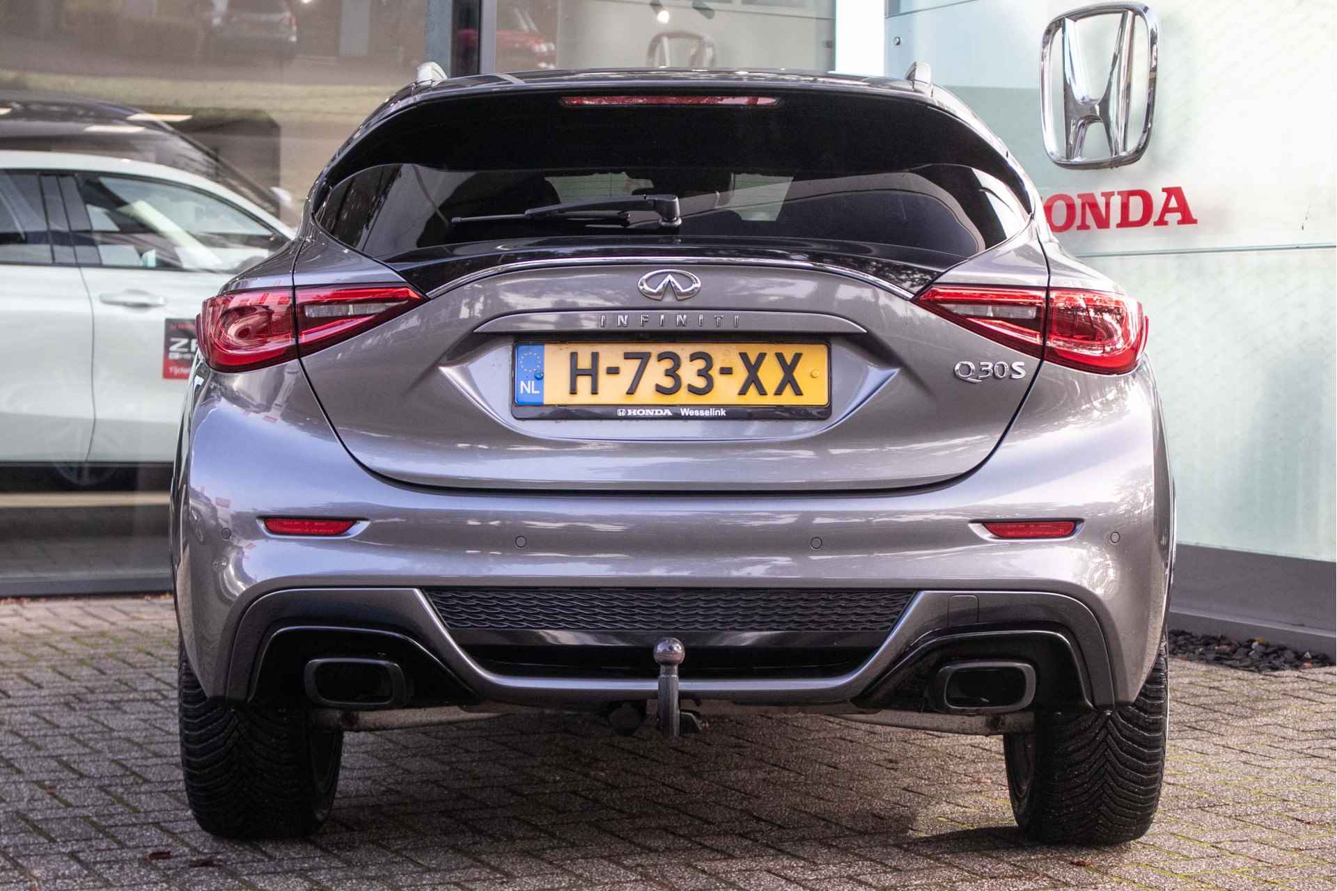 Infiniti Q30 1.6t Sport Automaat All-in rijklaarprijs | Afn. trekhaak | Navi | 360 camera | Dealer ond. - 11/49