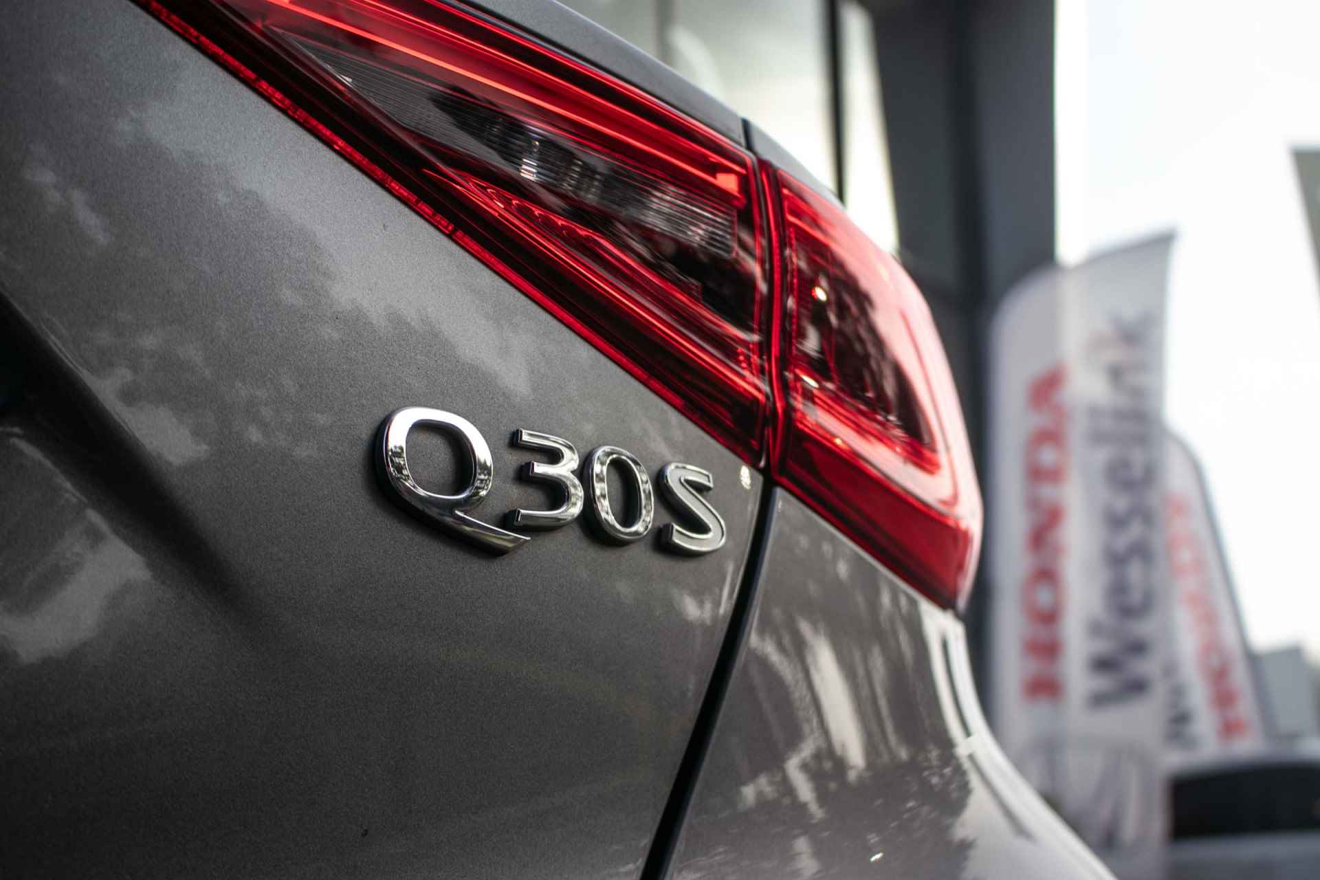 Infiniti Q30 1.6t Sport Automaat All-in rijklaarprijs | Afn. trekhaak | Navi | 360 camera | Dealer ond. - 42/49