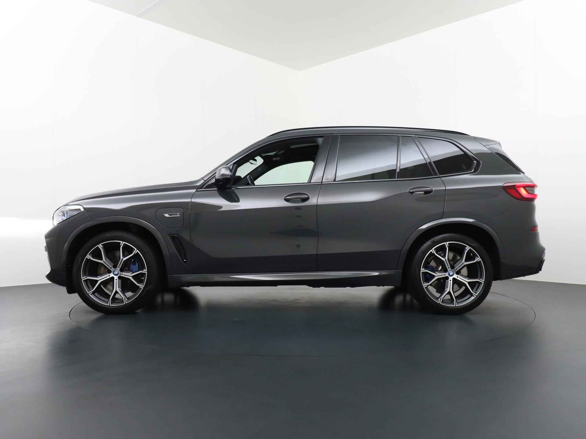 BMW X5 XDrive45e M SPORT VAN: 79.900,- VOOR: 73.877,- EINDEJAARSVOORDEEL: 6.023,- | INDIVIDUAL INT.| ACTIVE STEERING |B&W audio - 5/55