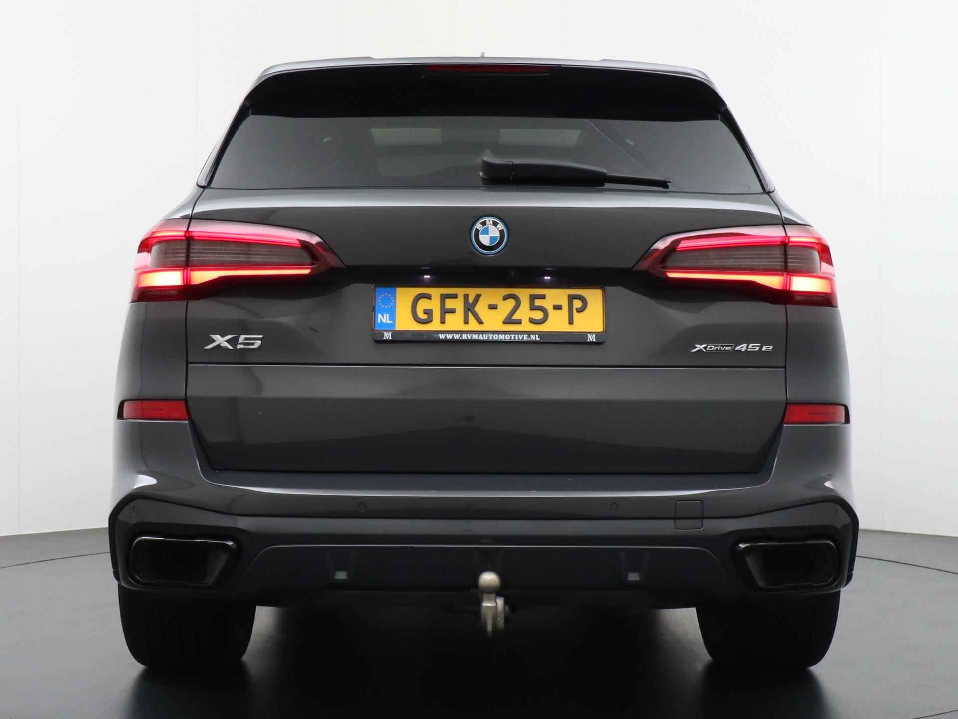 BMW X5 XDrive45e M SPORT VAN: 79.900,- VOOR: 73.877,- EINDEJAARSVOORDEEL: 6.023,- | INDIVIDUAL INT.| ACTIVE STEERING |B&W audio - 7/55