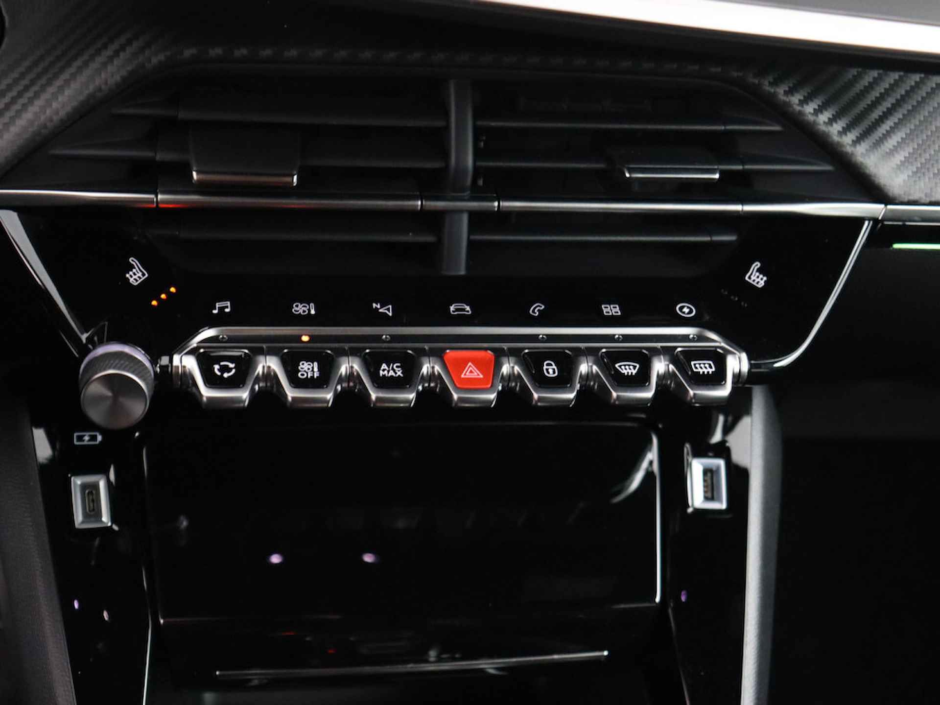 Peugeot e-2008 EV GT 50 kWh NU VAN € 48.502,- VOOR € 33.995,- RIJKLAAR! € 14.500,- VOORDEEL! - 10/40
