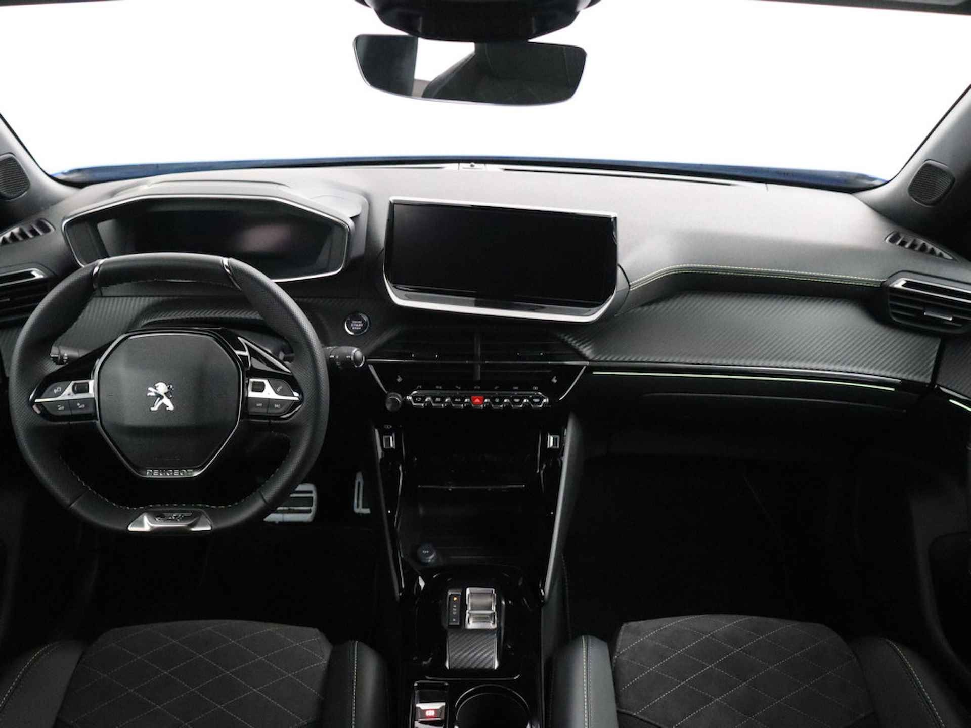 Peugeot e-2008 EV GT 50 kWh NU VAN € 48.502,- VOOR € 33.995,- RIJKLAAR! € 14.500,- VOORDEEL! - 31/40
