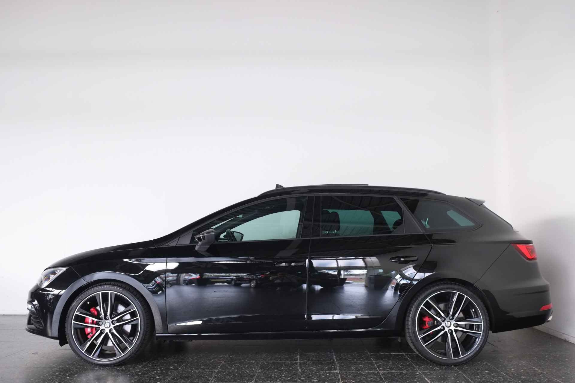 SEAT León ST 2.0 TSI CUPRA 300 / Panorama / Full Link / LED / ACC - 33/33