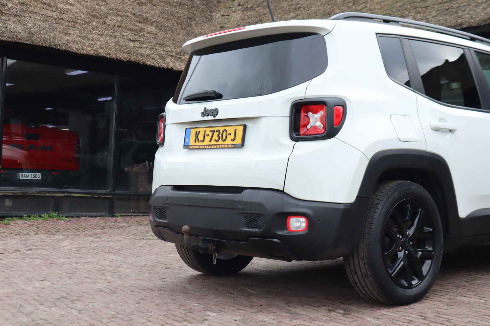 Jeep Renegade 1.6 E-Torq Black Line | Trekhaak | Navigatie - 3/39