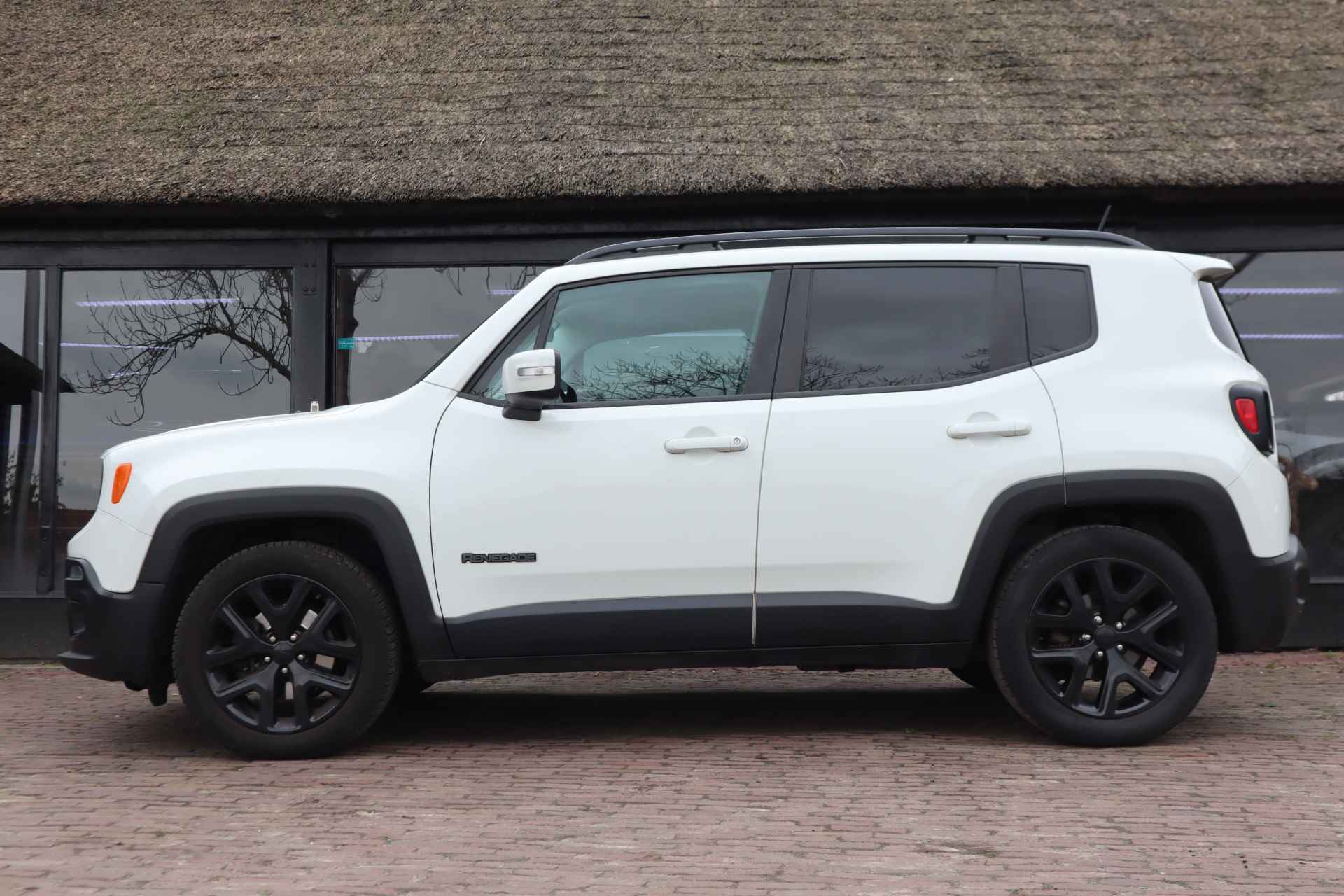 Jeep Renegade 1.6 E-Torq Black Line | Trekhaak | Navigatie - 6/39