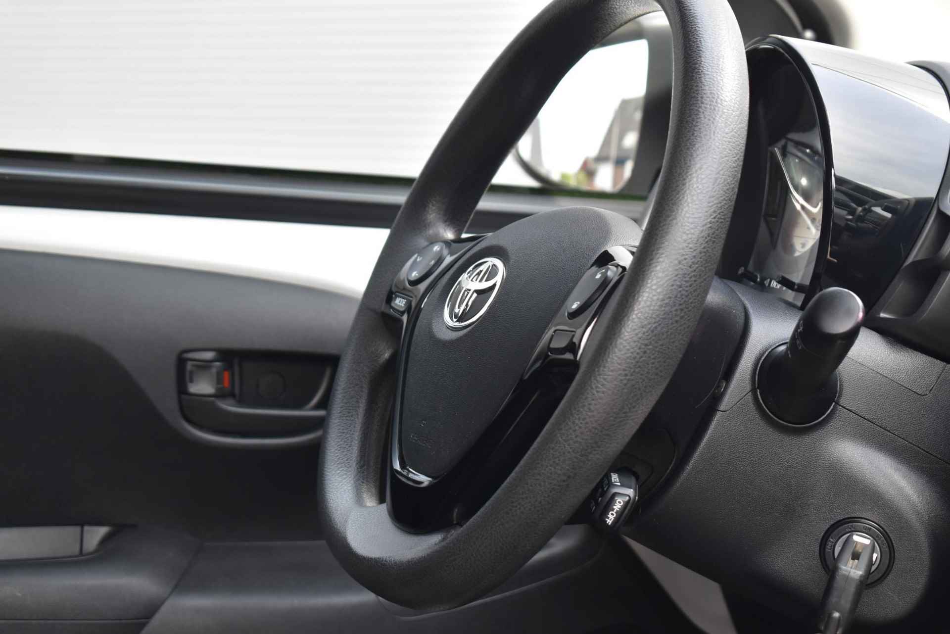 Toyota Aygo 1.0 VVT-i x-fun / Airco / Bluetooth / - 22/31