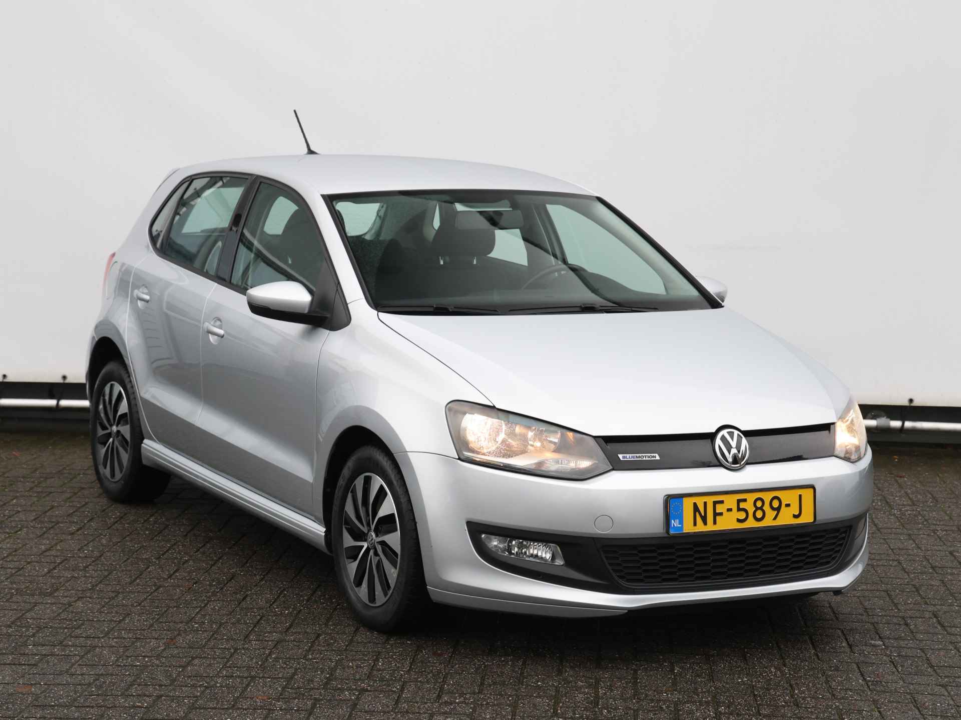 Volkswagen Polo 1.0 BlueMotion Edition 95pk | Navigatie I Cruise control I Airco - 3/33