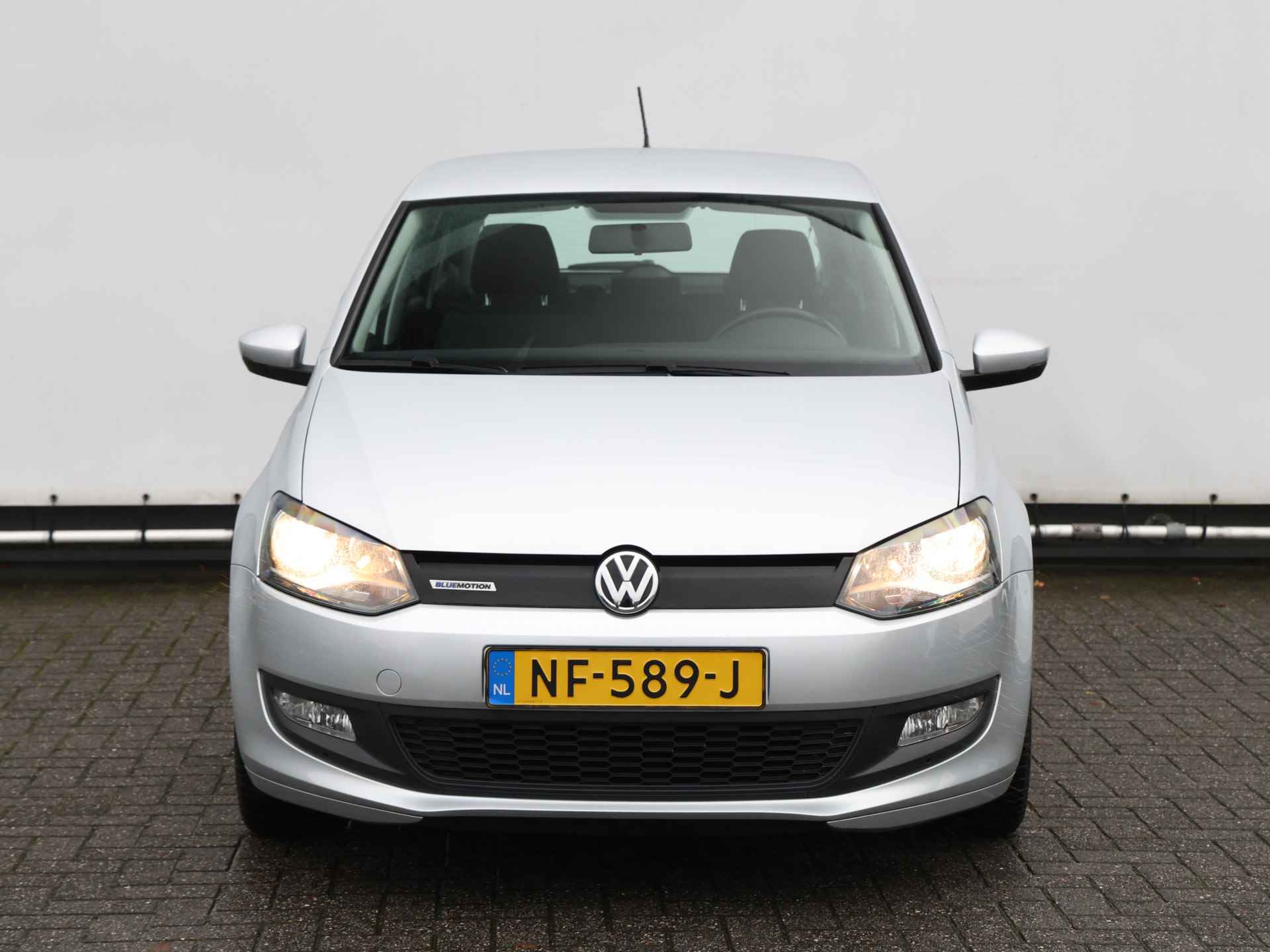 Volkswagen Polo 1.0 BlueMotion Edition 95pk | Navigatie I Cruise control I Airco - 4/33