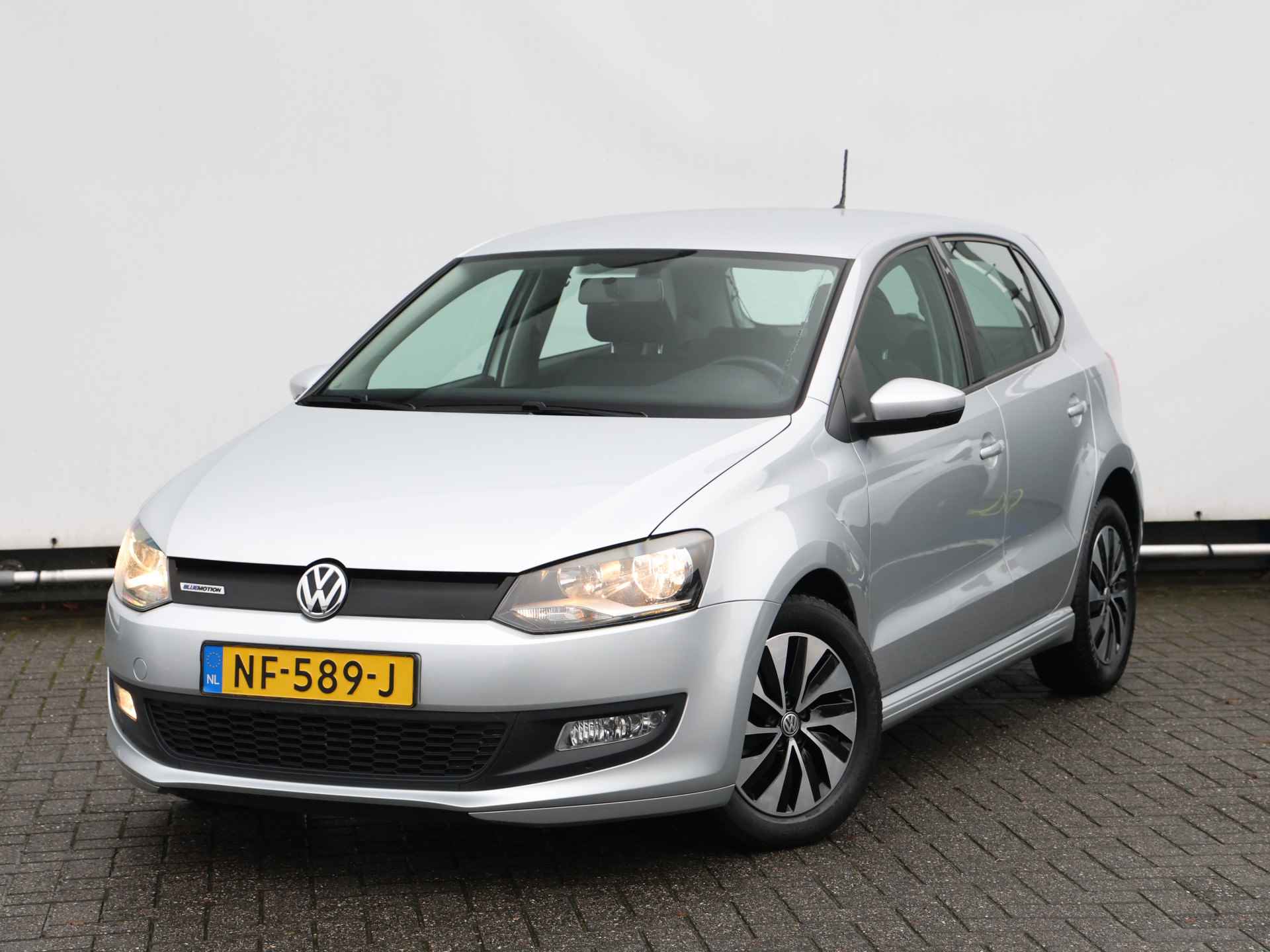 Volkswagen Polo 1.0 BlueMotion Edition 95pk | Navigatie I Cruise control I Airco - 11/33