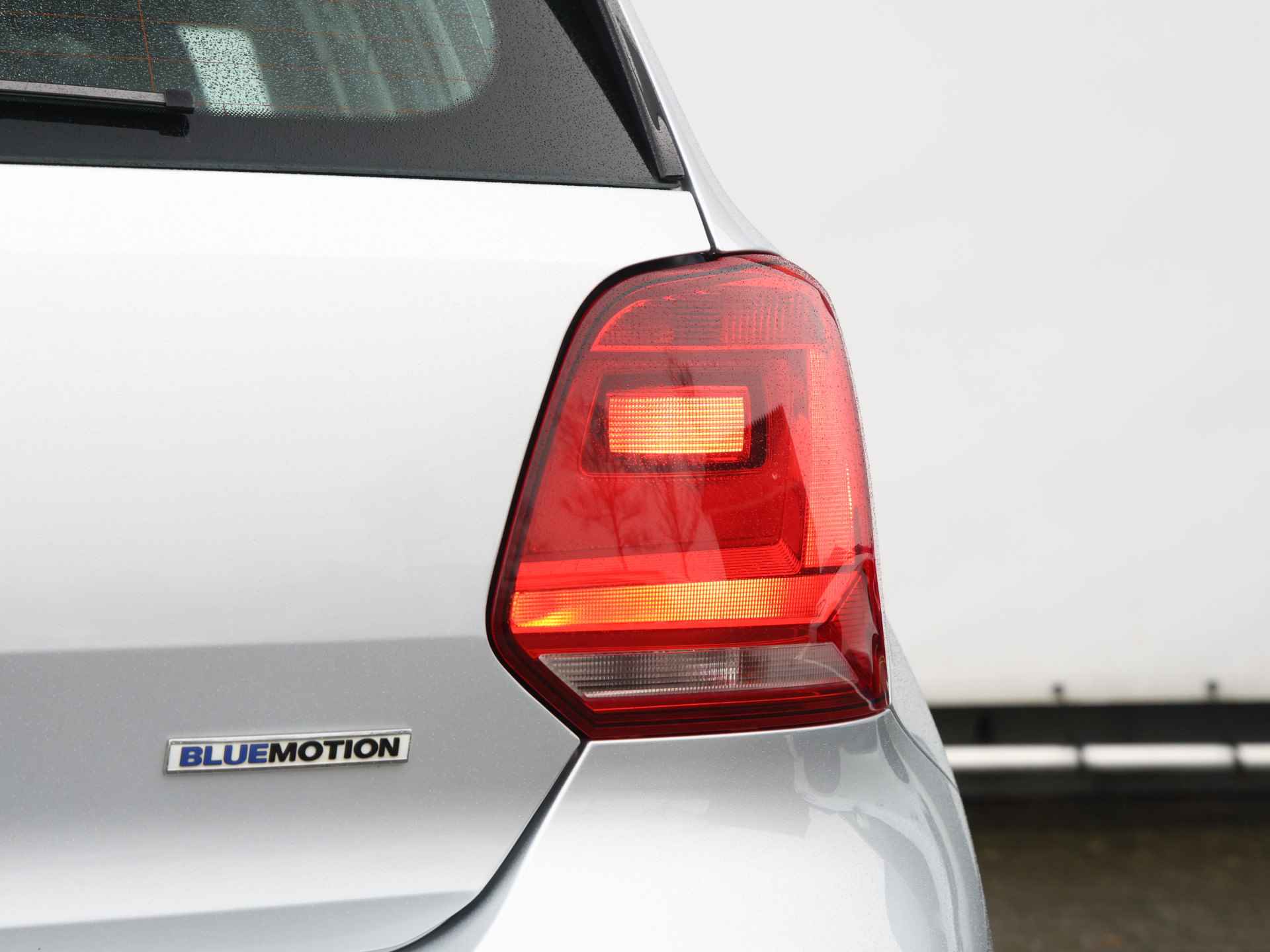 Volkswagen Polo 1.0 BlueMotion Edition 95pk | Navigatie I Cruise control I Airco - 17/33