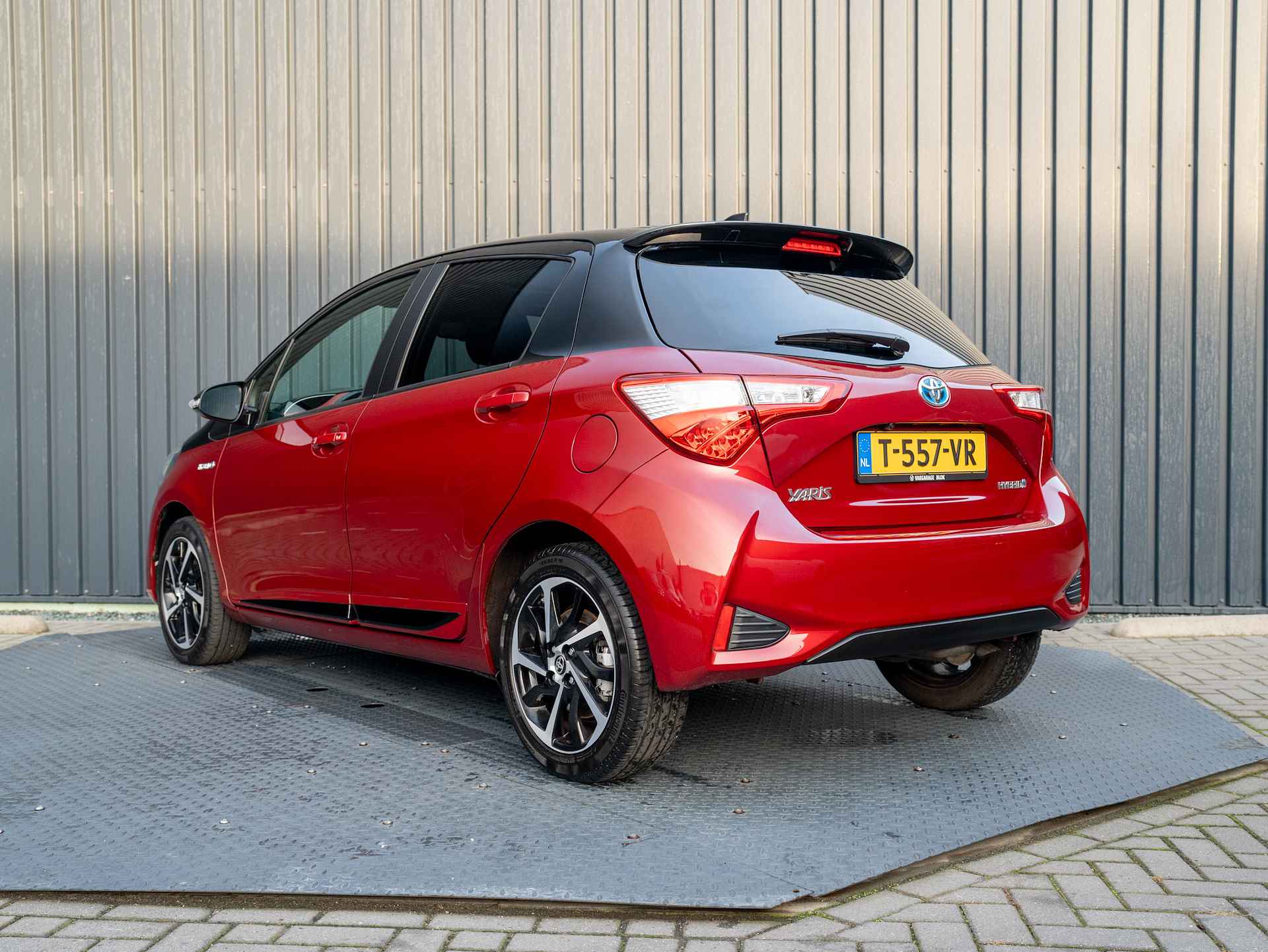 Toyota Yaris 1.5 Hybrid Bi-Tone | Panodak | Apple carplay / Android Auto | Prijs Rijklaar!! - 5/42